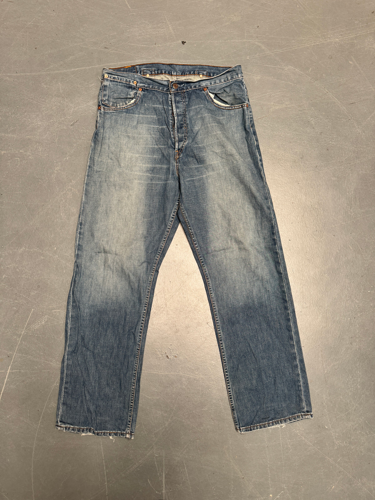 Levis Buckle Back Vintage Jean - W 34 L 33 - BU7