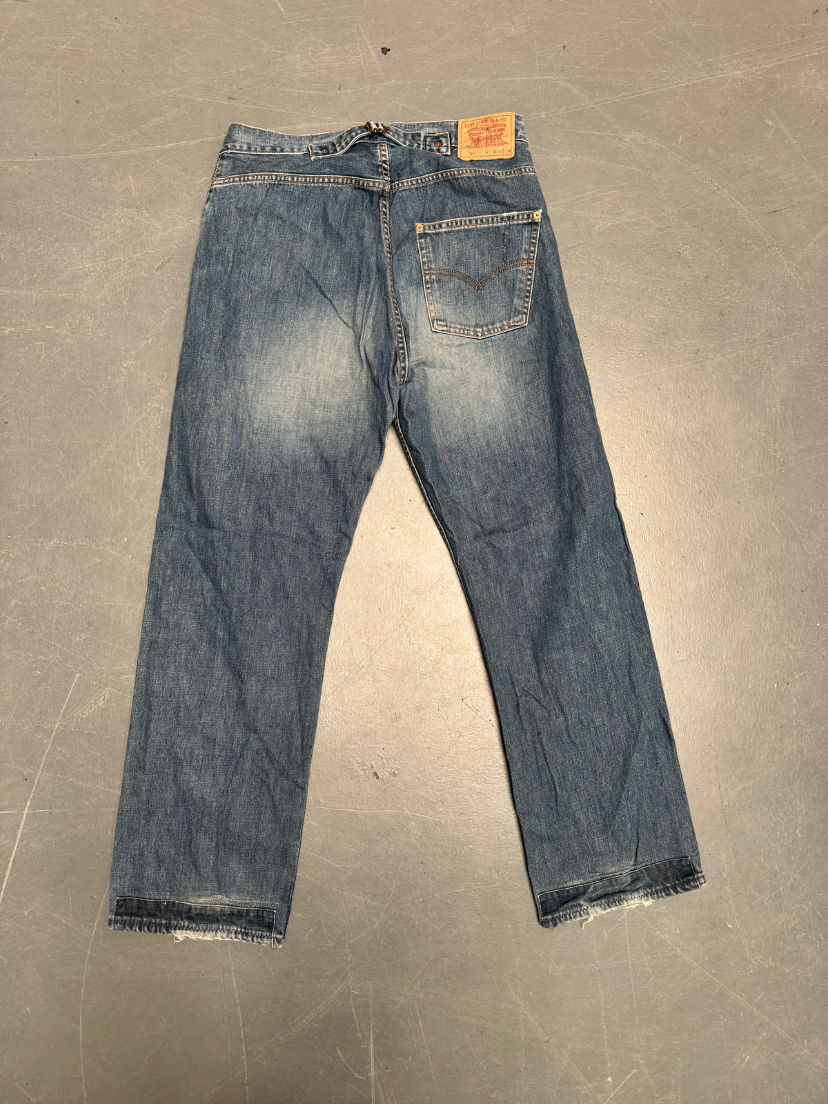 Levis Buckle Back Vintage Jean - W 34 L 33 - BU7