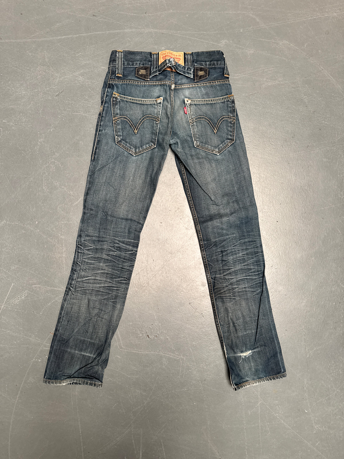 Levis Buckle Back Vintage Jean - W 26 L 32 - BU14
