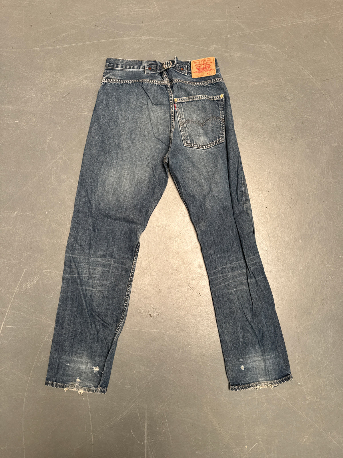 Levis Buckle Back Vintage Jean - W 30 L 33 - BU15