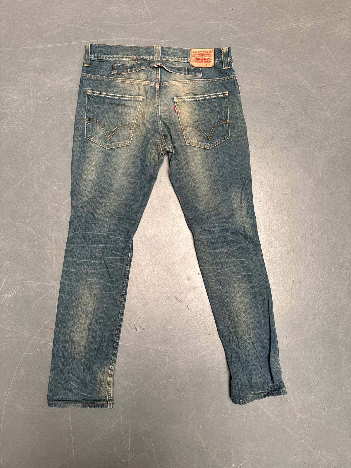Levis Buckle Back Vintage Jean - W 38 L 35 - BU22