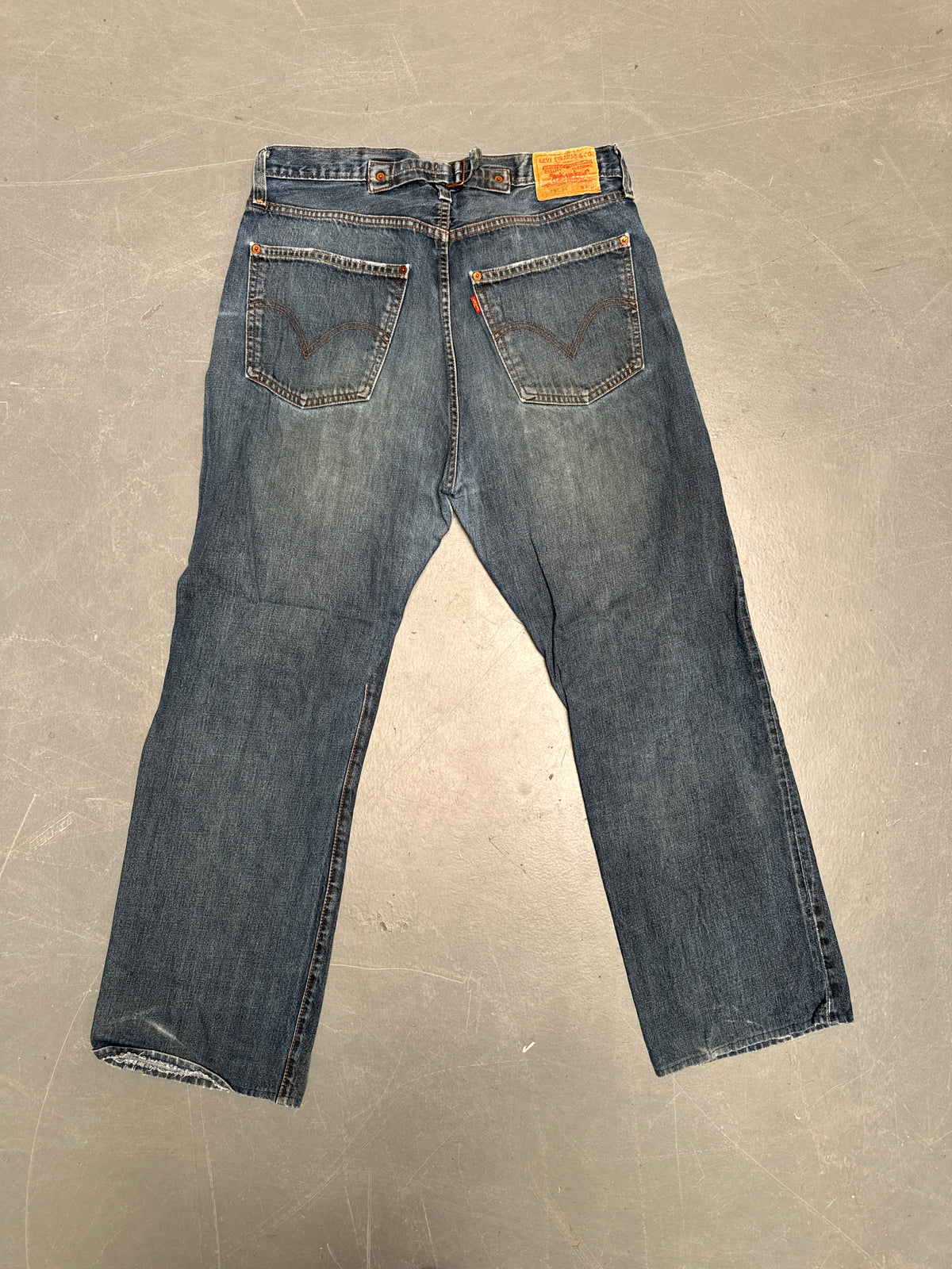 Levis Buckle Back Vintage Jean - W 36 L 31 - BU24