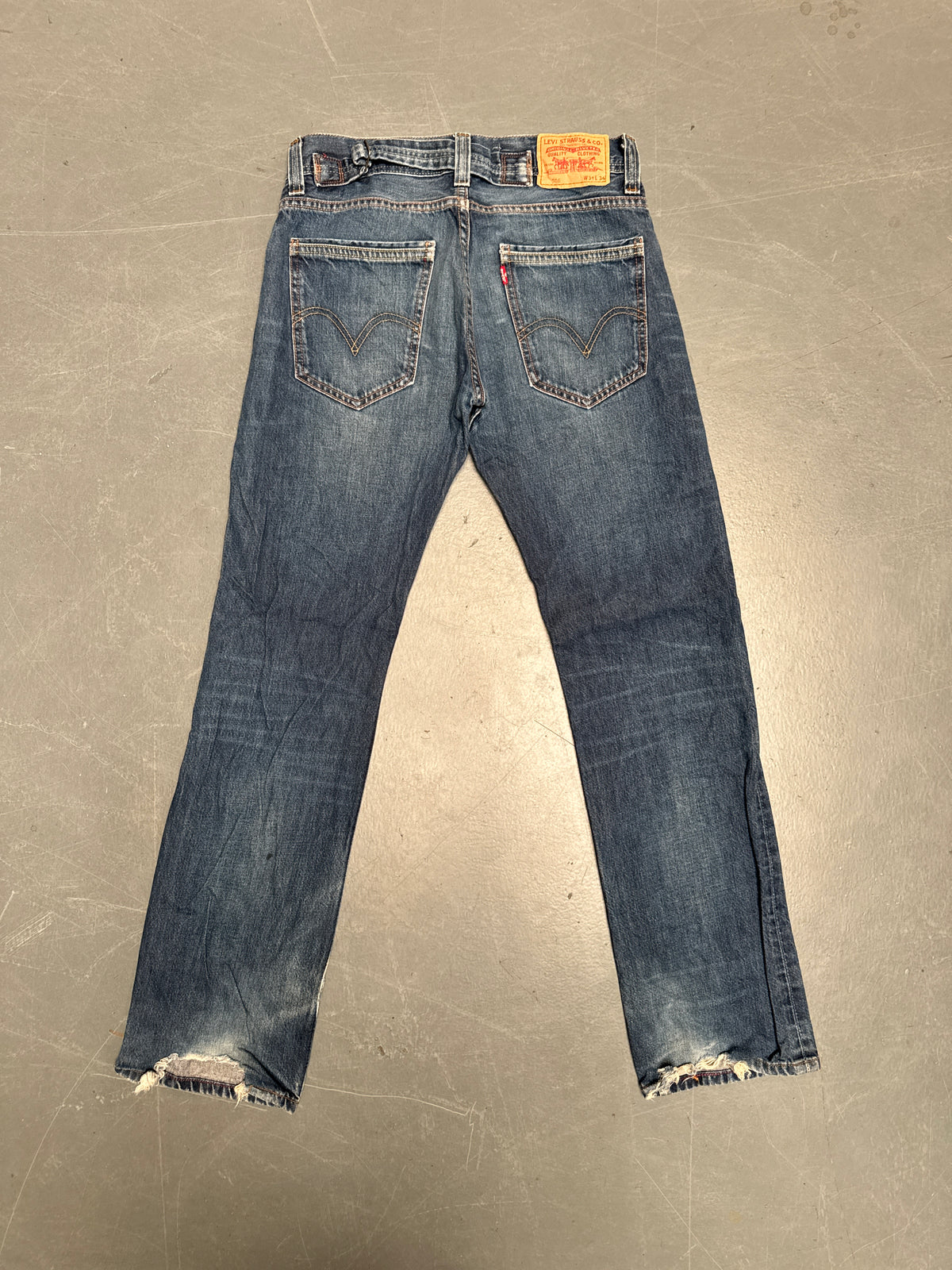 Levis Buckle Back Vintage Jean - W 30 L 33 - BU29