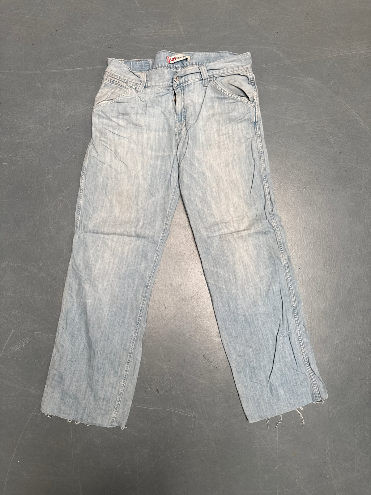 Levis Buckle Back Vintage Jean - W 34 L 32 - BU35