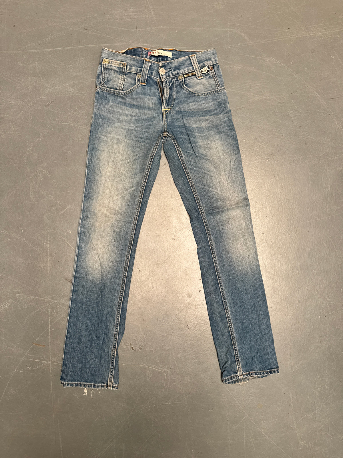 Levis Buckle Back Vintage Jean - W 28 L 32 - BU36