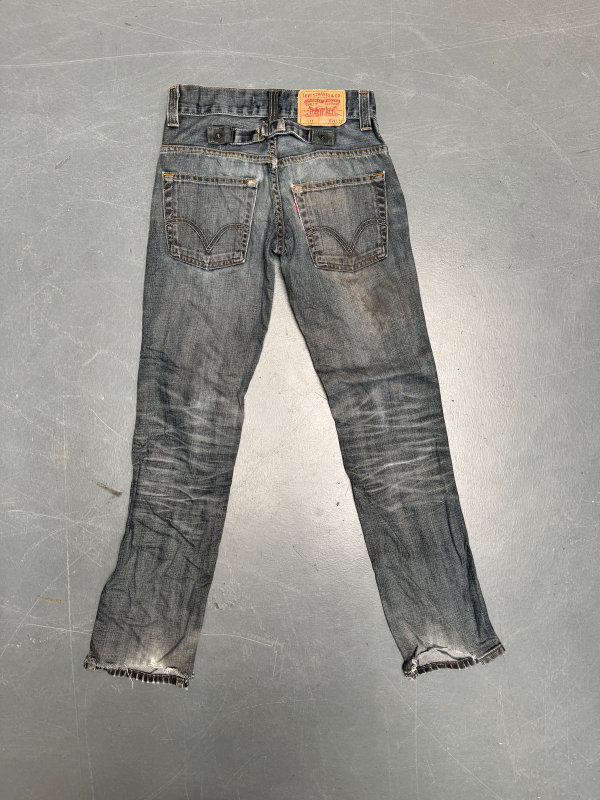 Levis Buckle Back Vintage Jean - W 28 L 32 - BU39