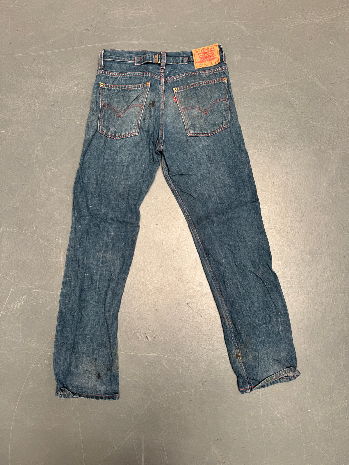 Levis Buckle Back Vintage Jean - W 30 L 33 - BU48