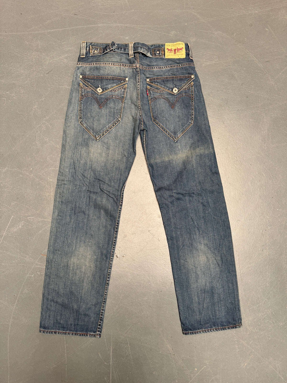 Levis Buckle Back Vintage Jean - W 36 L 34 - BU60