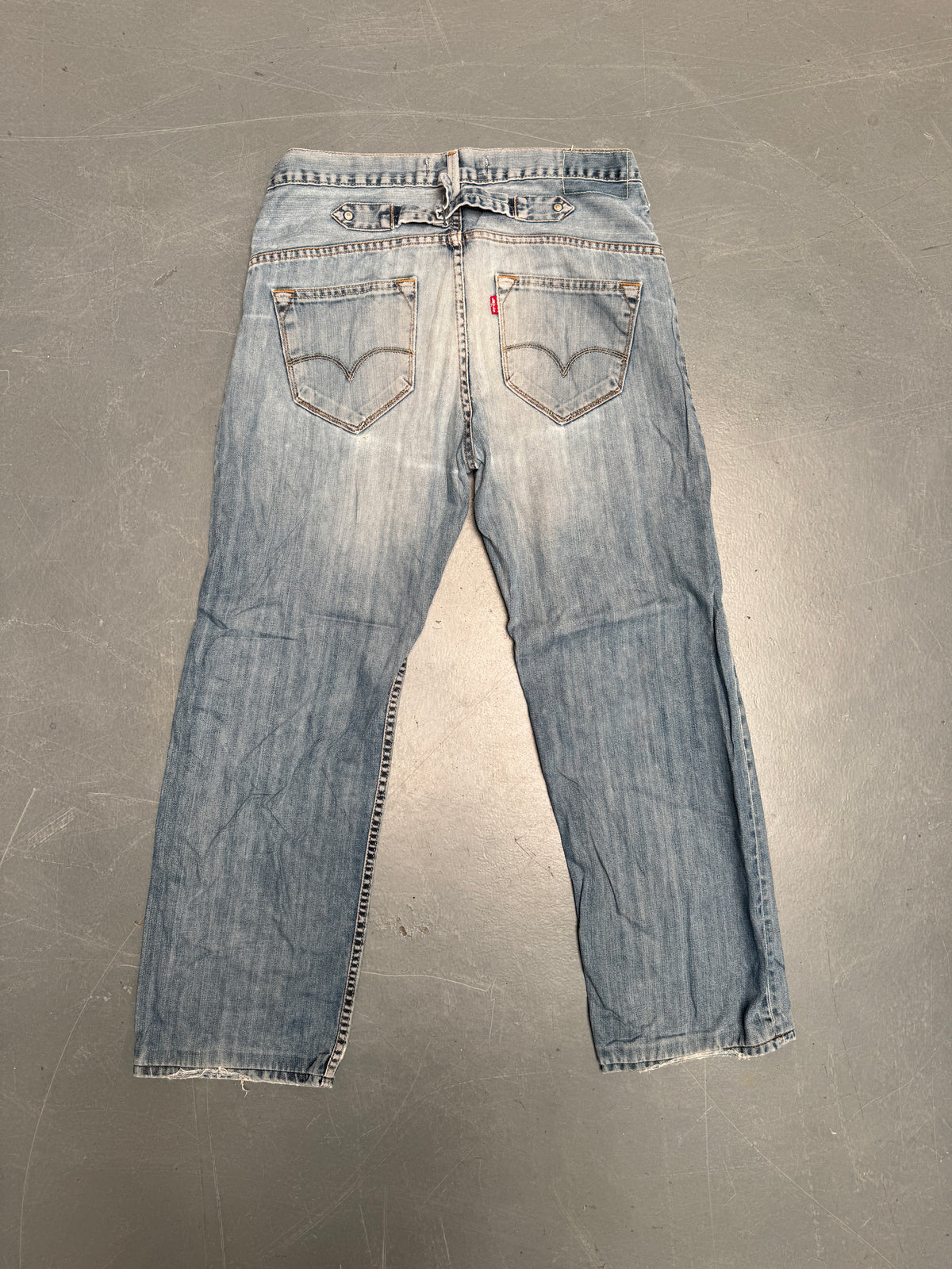 Levis Buckle Back Vintage Jean - W 32 L 30 - BU61