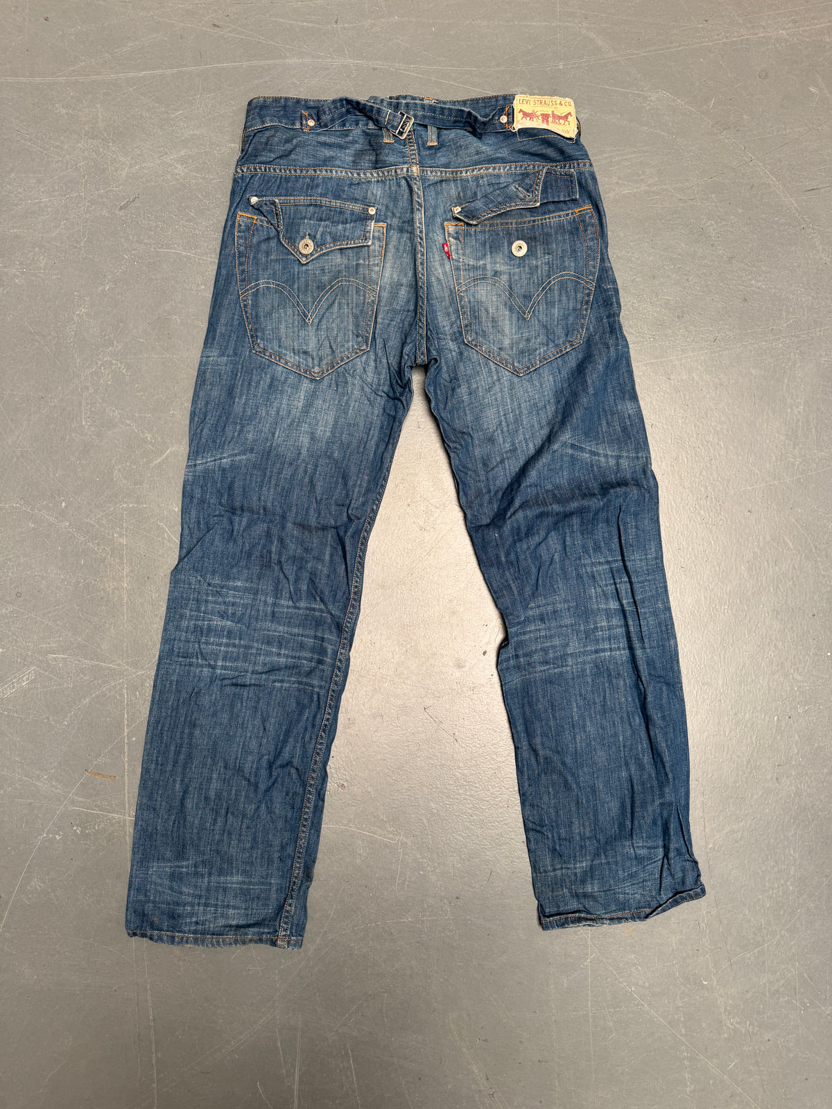 Levis Buckle Back Vintage Jean - W 34 L 32 - BU65