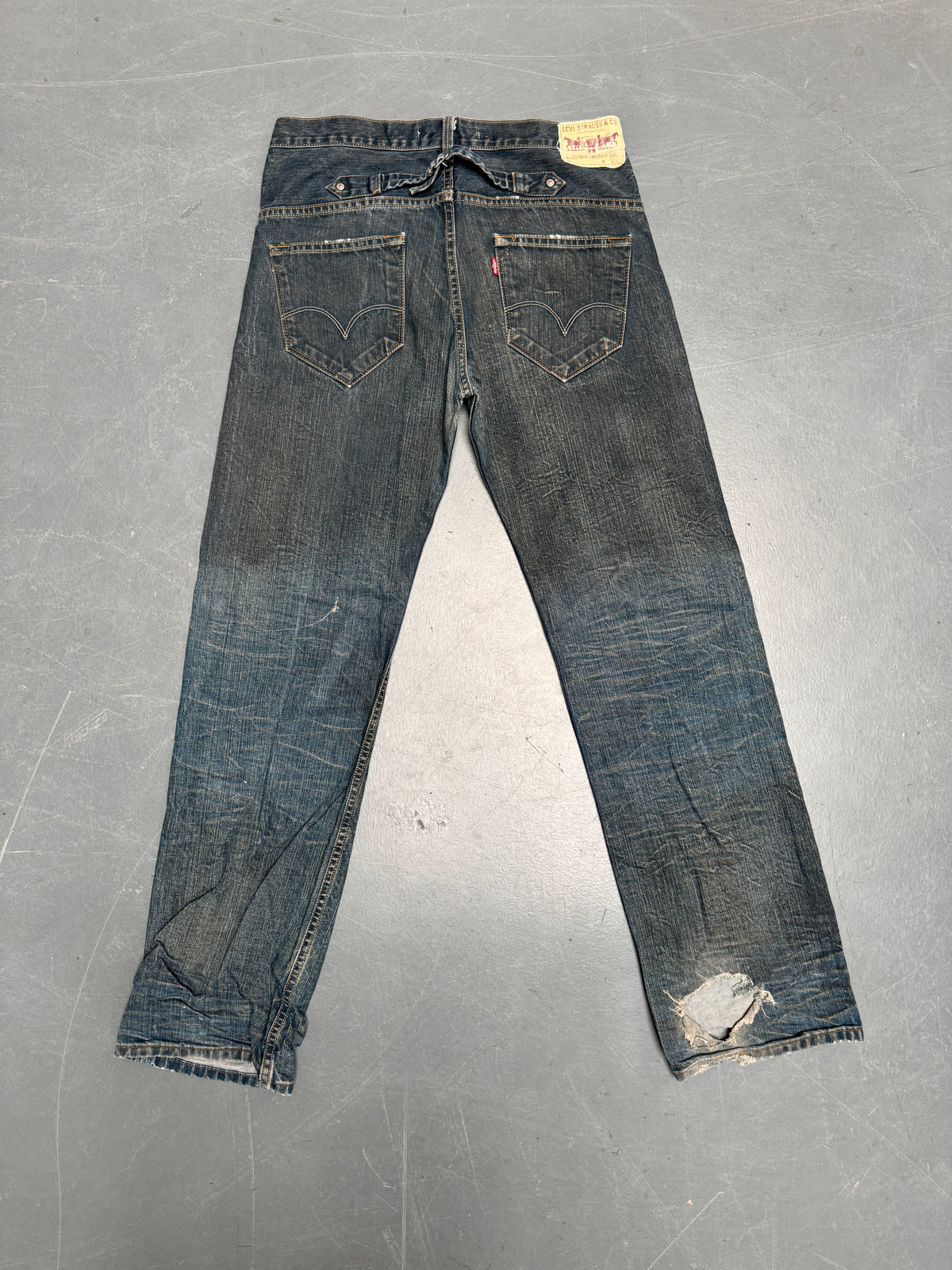 Levis Buckle Back Vintage Jean - W 32 L 35 - BU75