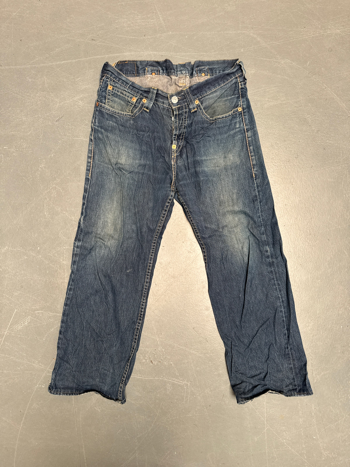 Levis Buckle Back Vintage Jean - W 36 L 29 - BU84
