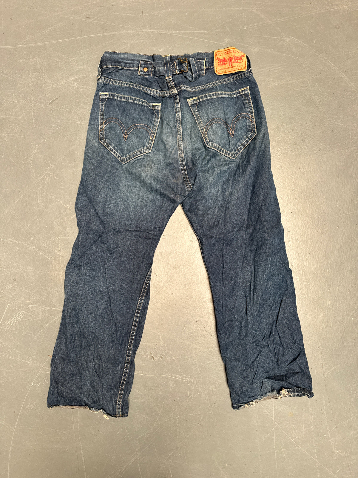 Levis Buckle Back Vintage Jean - W 36 L 29 - BU84