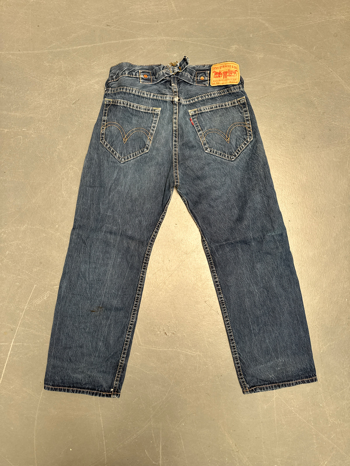 Levis Buckle Back Vintage Jean - W 32 L 30 - BU86