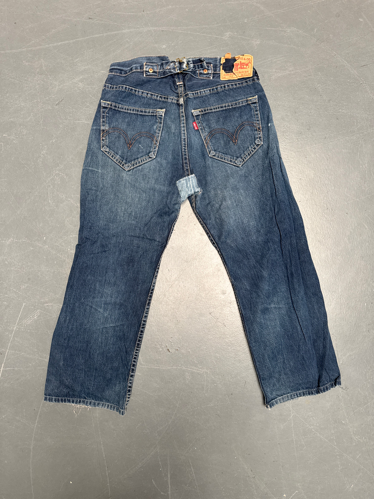 Levis Buckle Back Vintage Jean - W 36 L 27 - BU89
