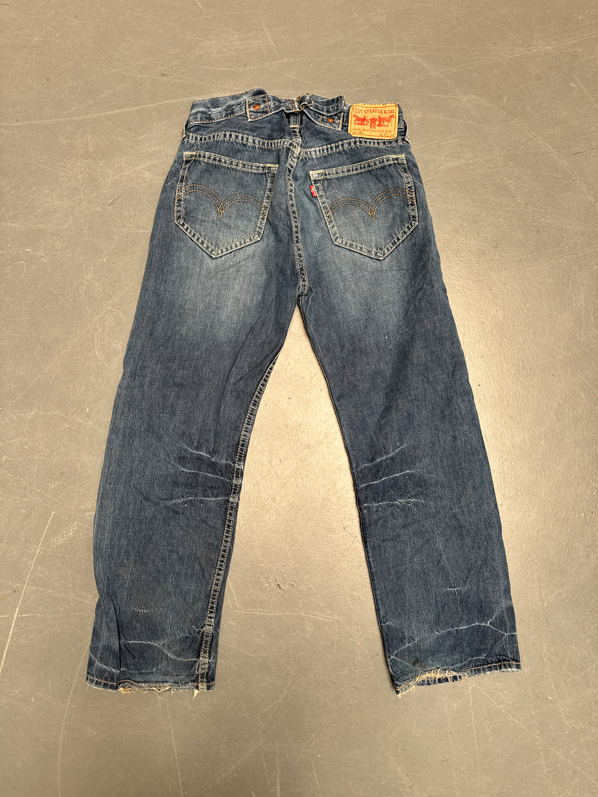 Levis Buckle Back Vintage Jean - W 34 L 32 - BU91