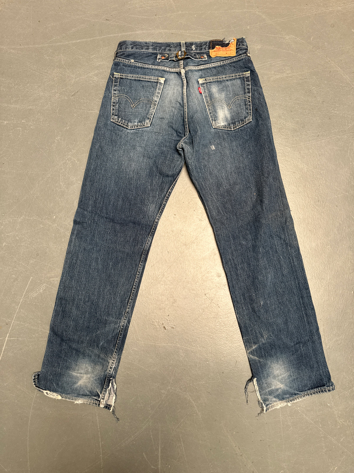 Levis Buckle Back Vintage Jean - W 30 L 34 - BU167