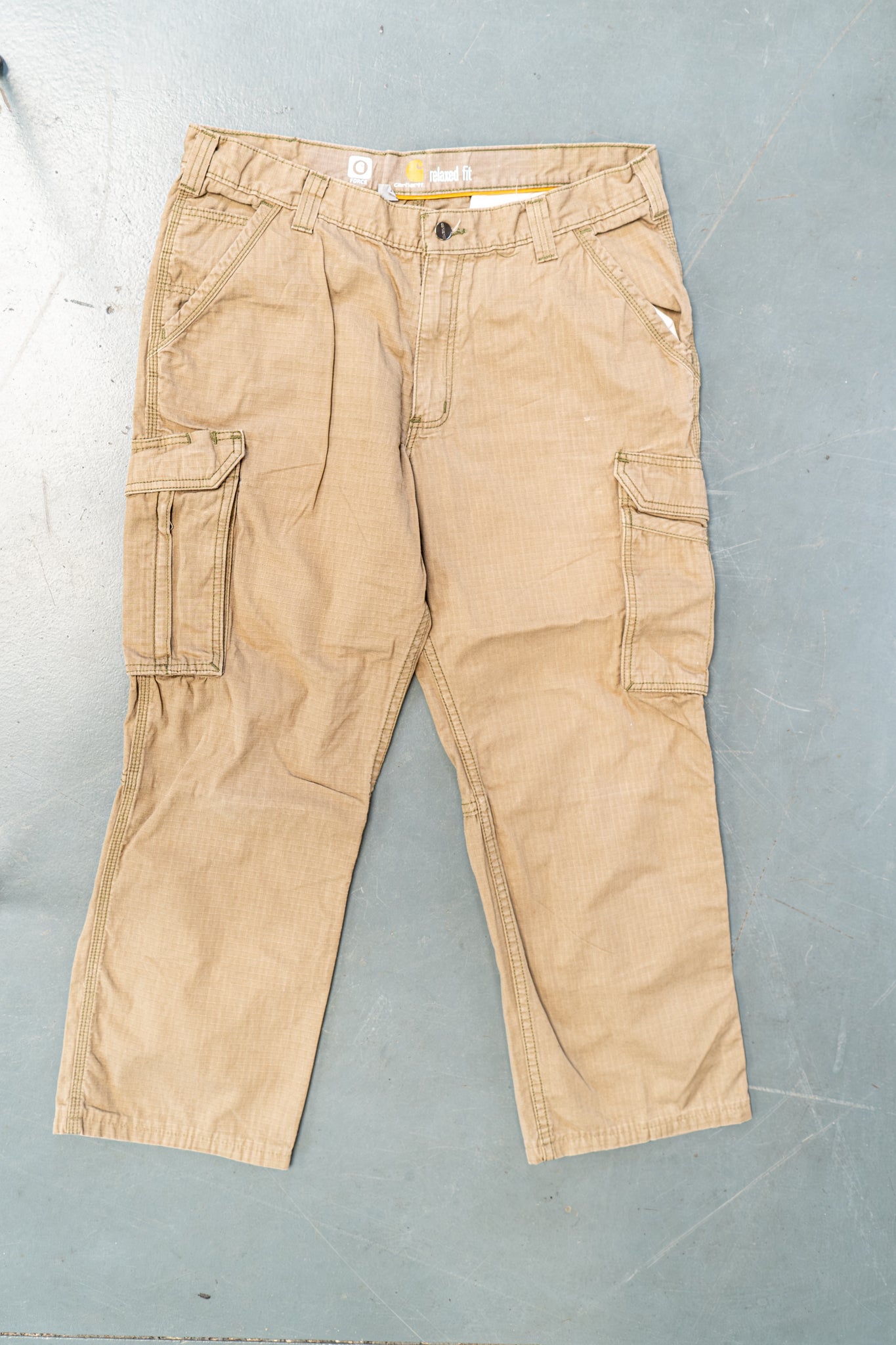 True Vintage Carhartt Carpenter Trousers – Beige, w35,L27 Regular (1990s)