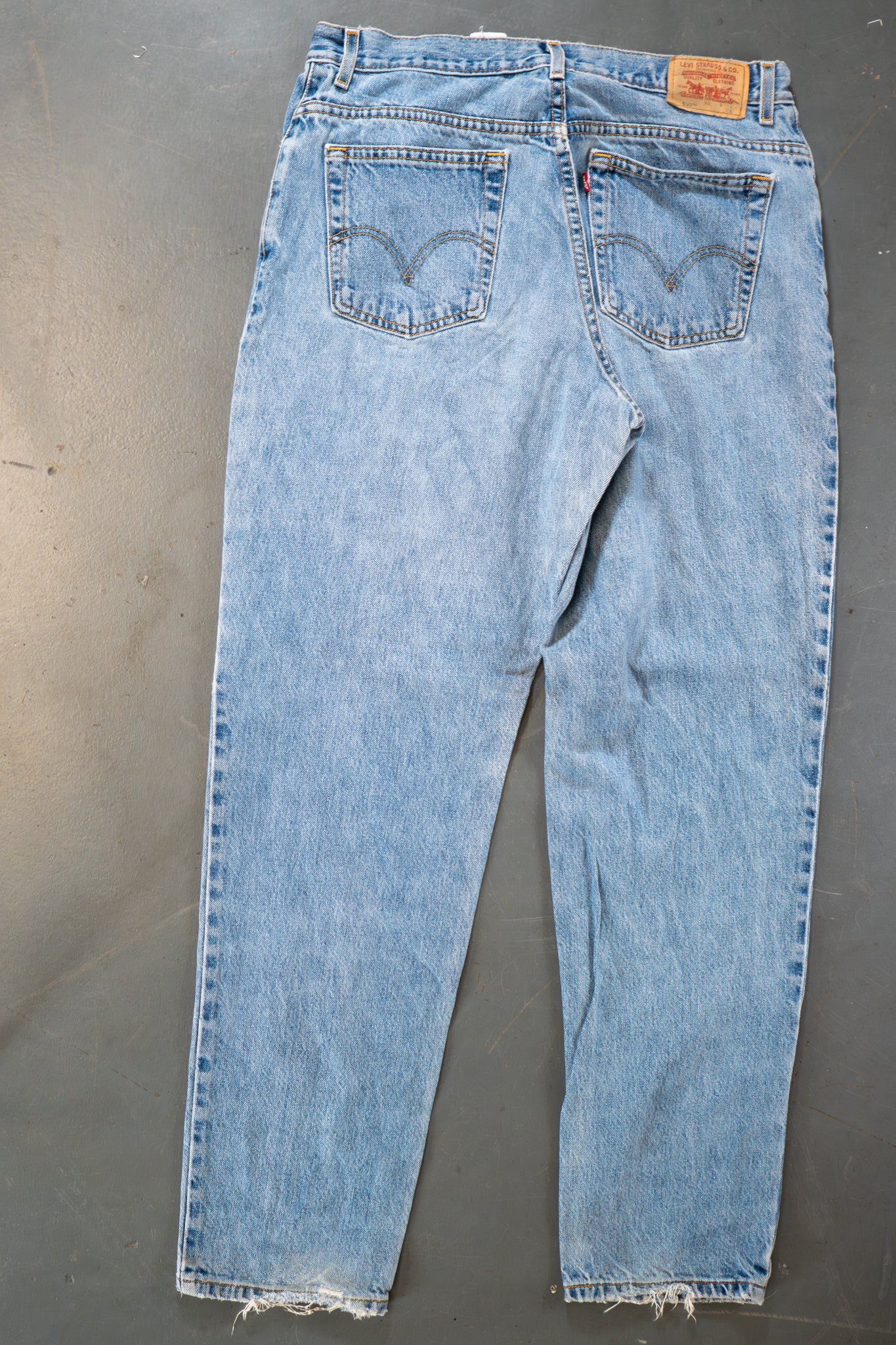 Ladies Levi's High Waisted 550s Tapered Leg Denim Jeans – 90s Y2K -W33, L32