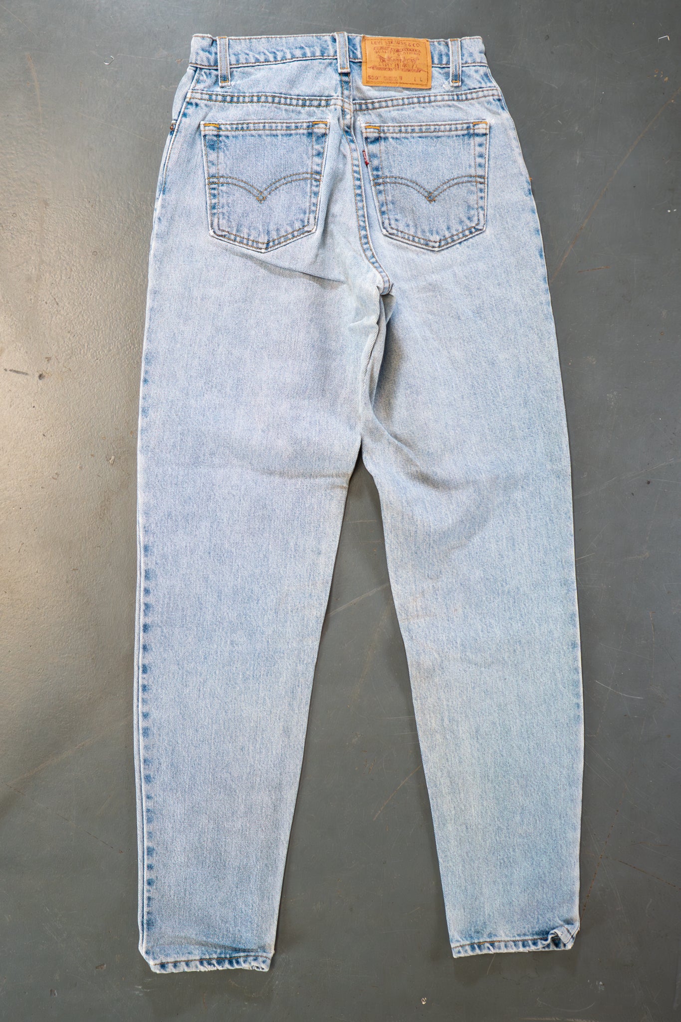 Ladies Levi's High Waisted 550s Tapered Leg Denim Jeans – 90s Y2K -W26, L32