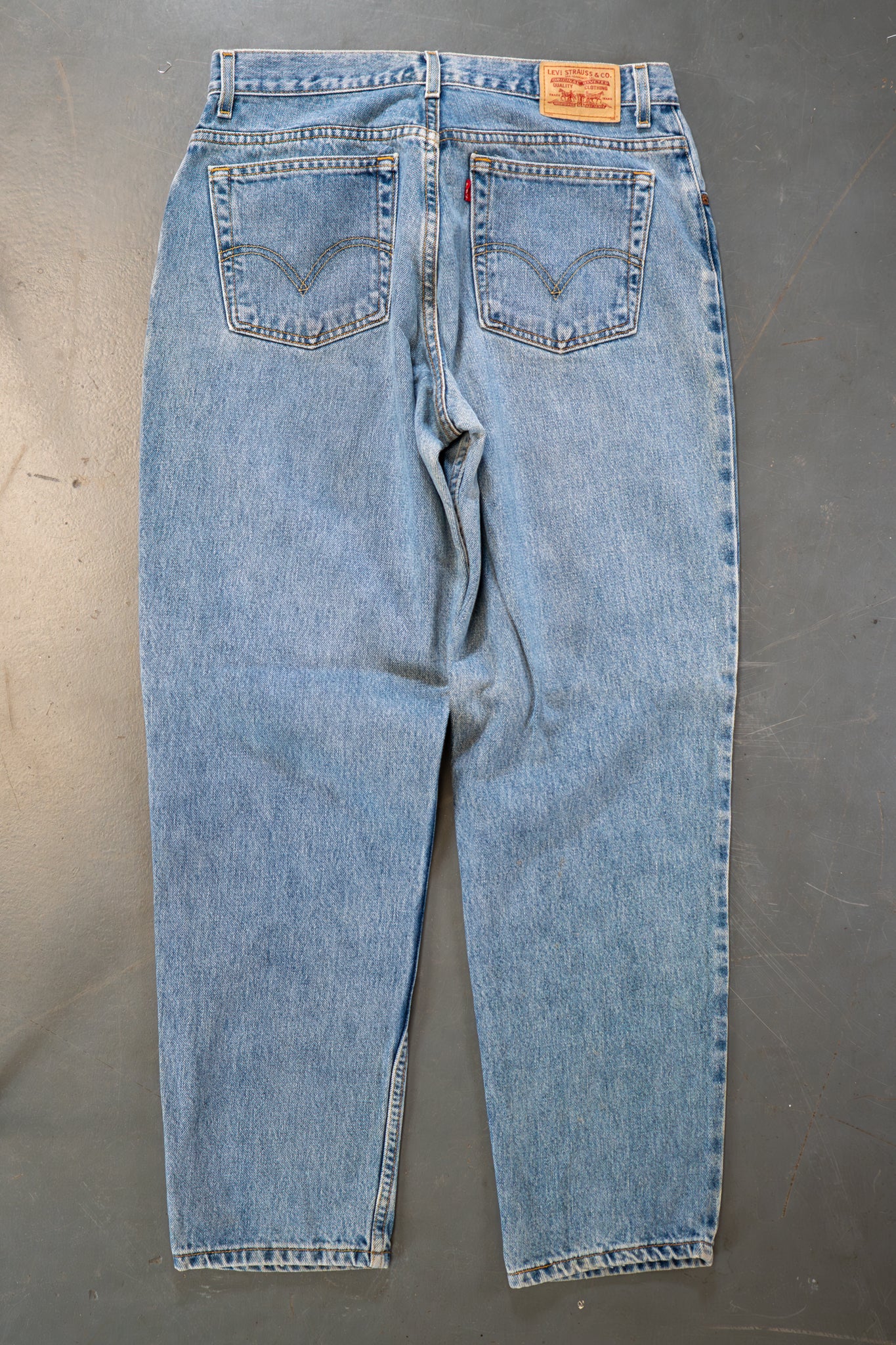 Ladies Levi's High Waisted 550s Tapered Leg Denim Jeans – 90s Y2K -W31, L31