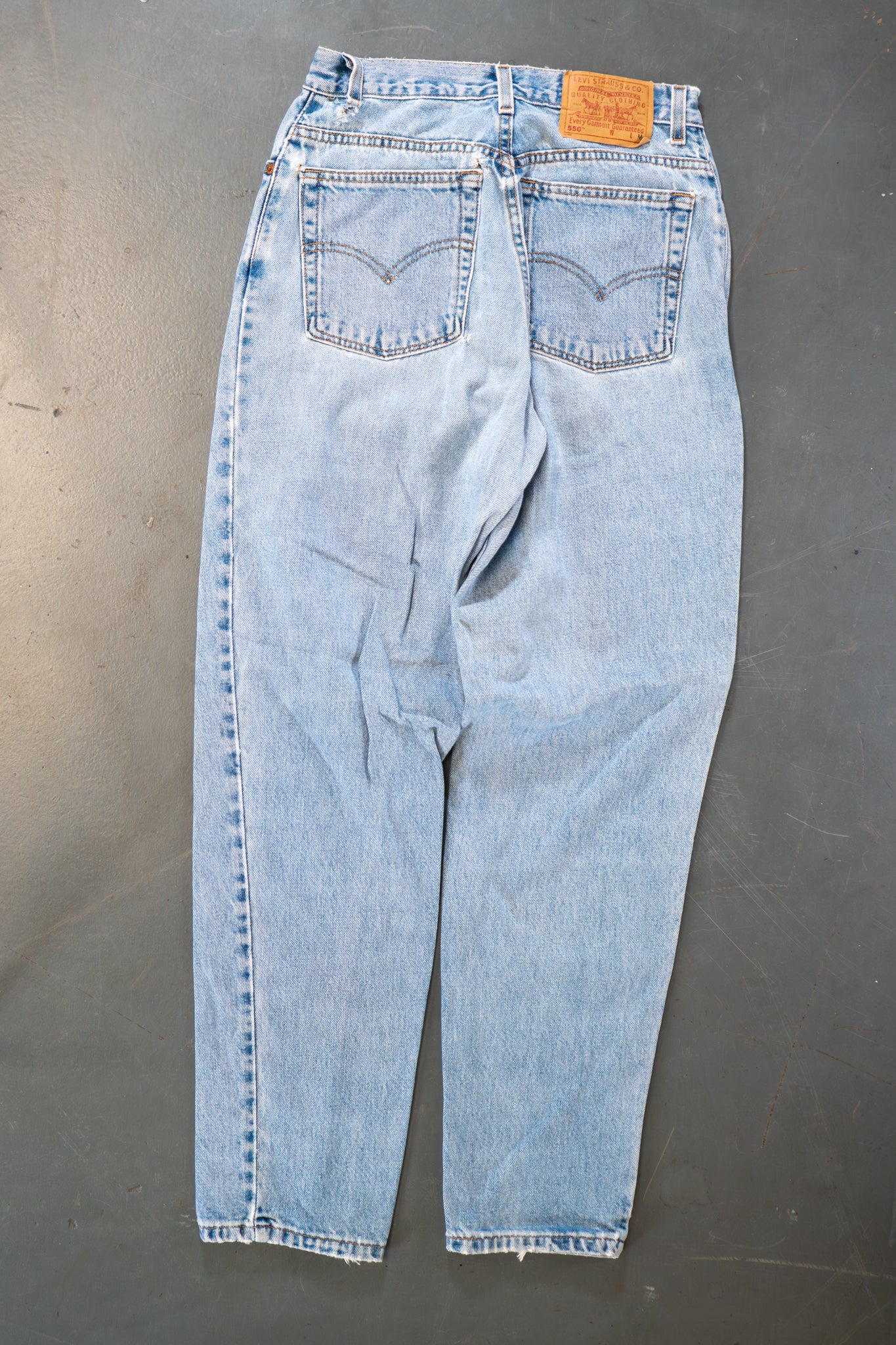 Ladies Levi's High Waisted 550s Tapered Leg Denim Jeans – 90s Y2K -W26, L30