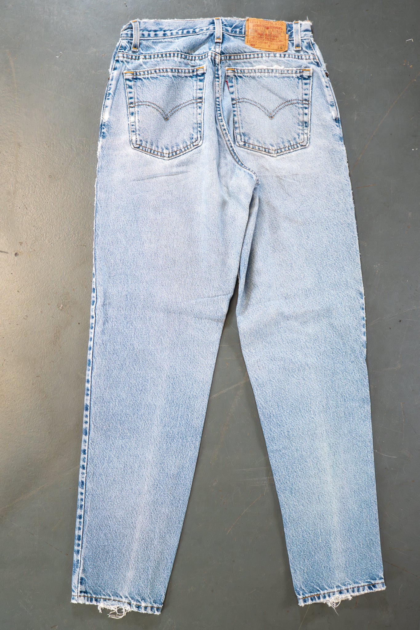 Ladies Levi's High Waisted 550s Tapered Leg Denim Jeans – 90s Y2K -W28, L31