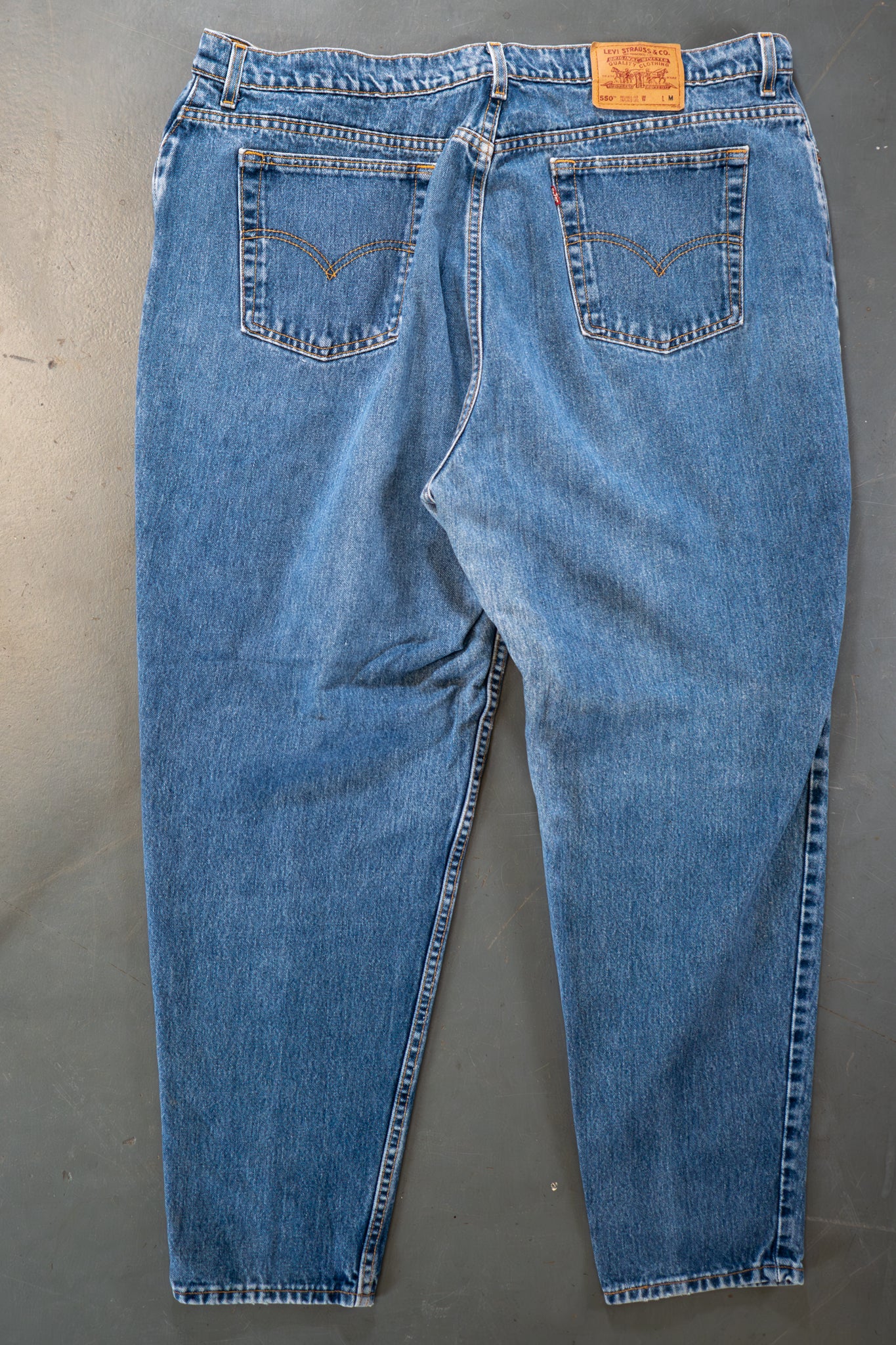 Ladies Levi's High Waisted 550s Tapered Leg Denim Jeans – 90s Y2K -W42, L30