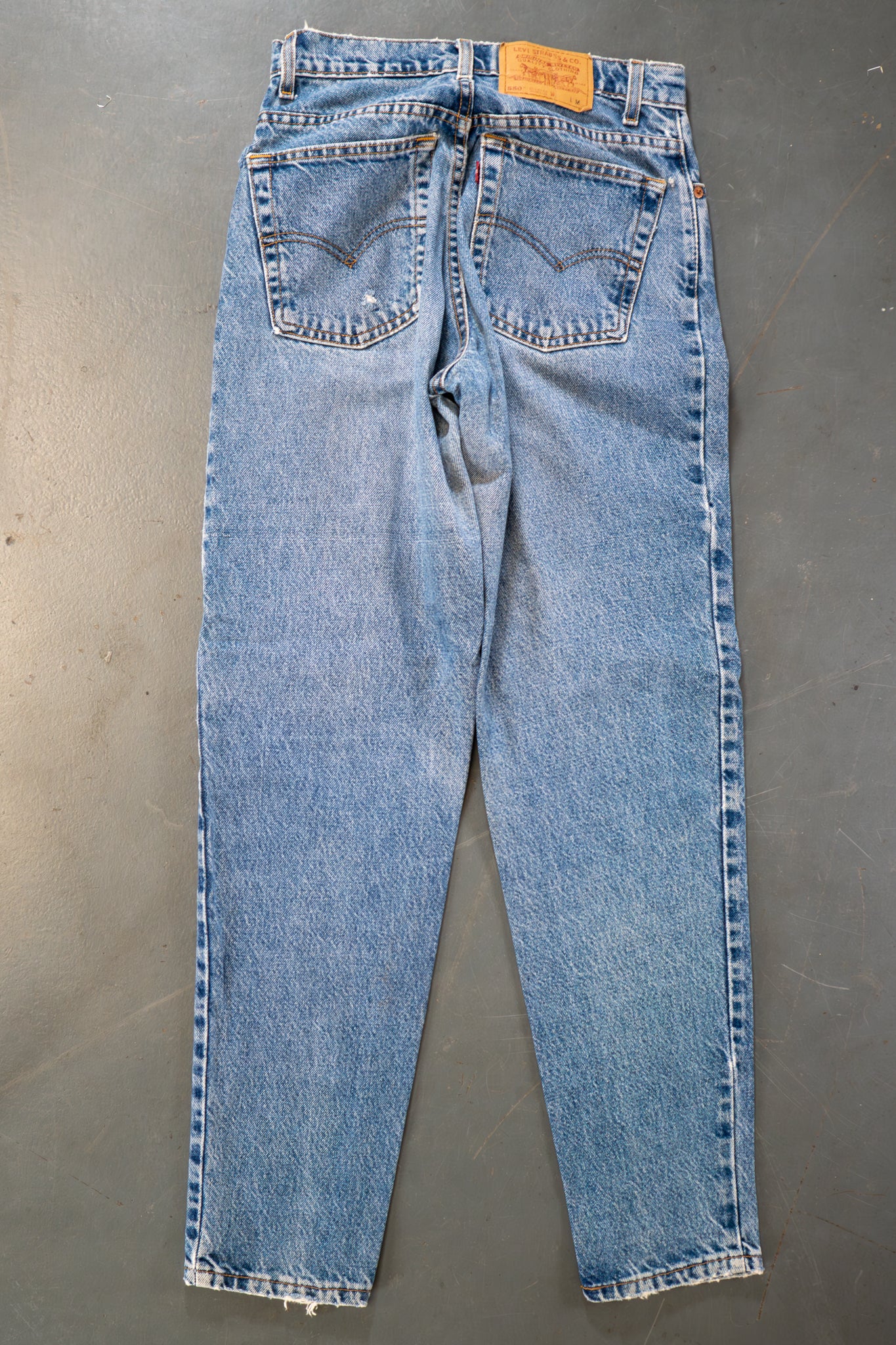 Ladies Levi's High Waisted 550s Tapered Leg Denim Jeans – 90s Y2K -W26, L30