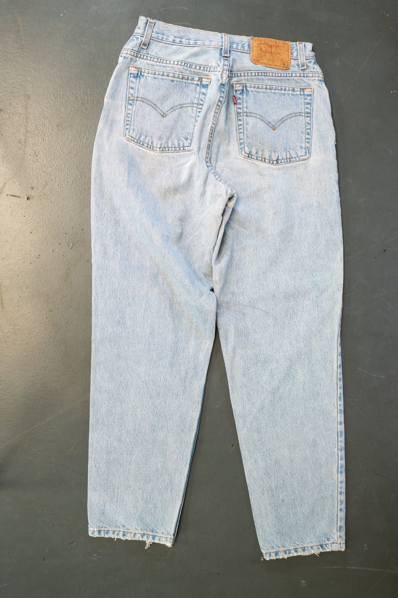 Ladies Levi's High Waisted 550s Tapered Leg Denim Jeans – 90s Y2K -W28, L29