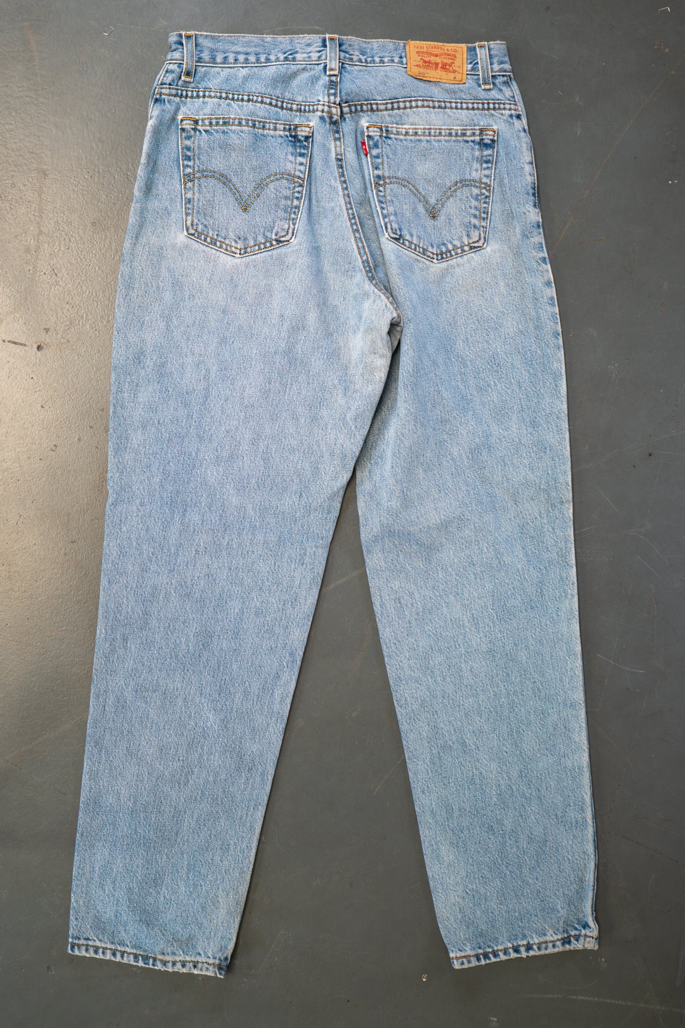Ladies Levi's High Waisted 550s Tapered Leg Denim Jeans – 90s Y2K -W30, L31