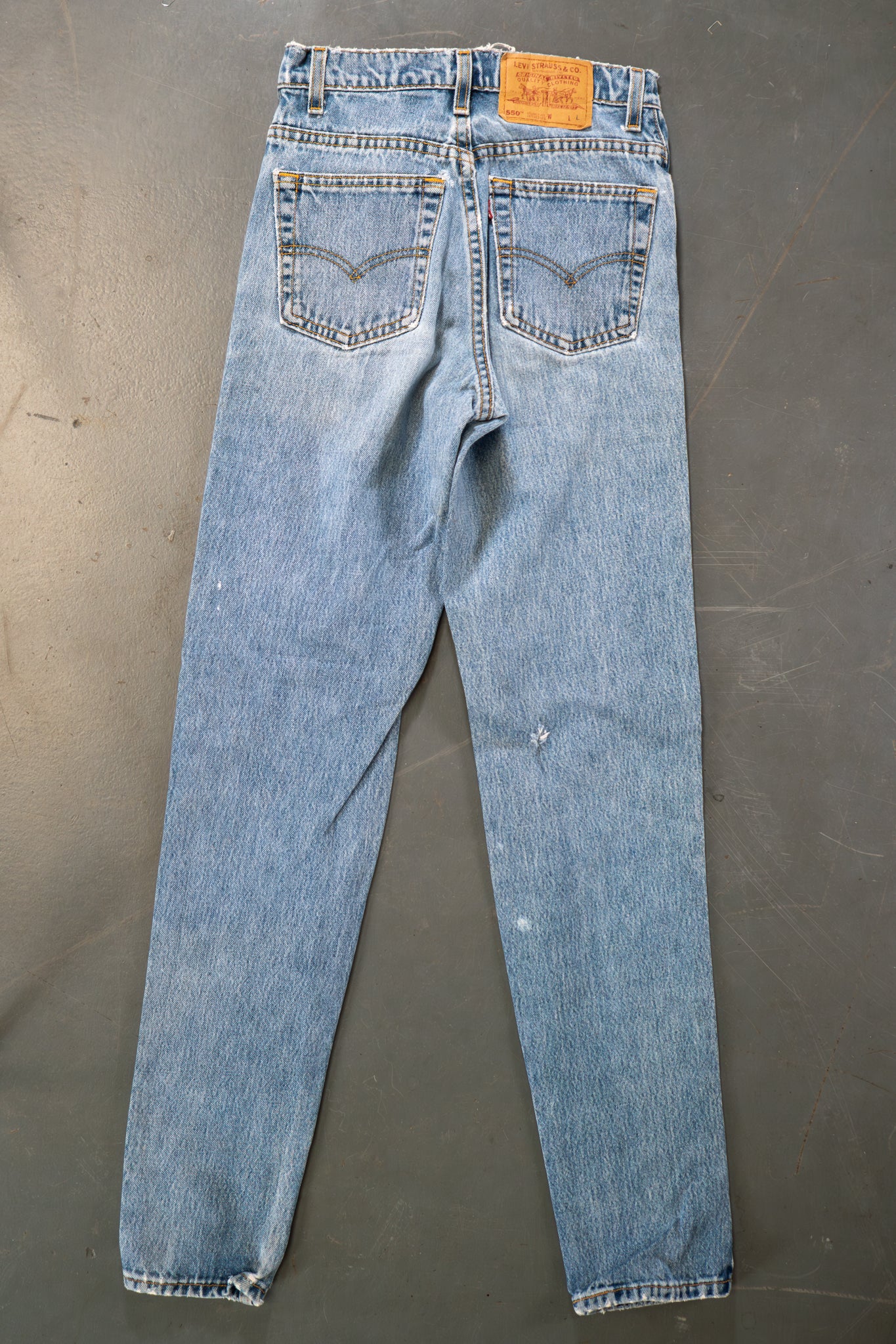 Ladies Levi's High Waisted 550s Tapered Leg Denim Jeans – 90s Y2K -W26, L32