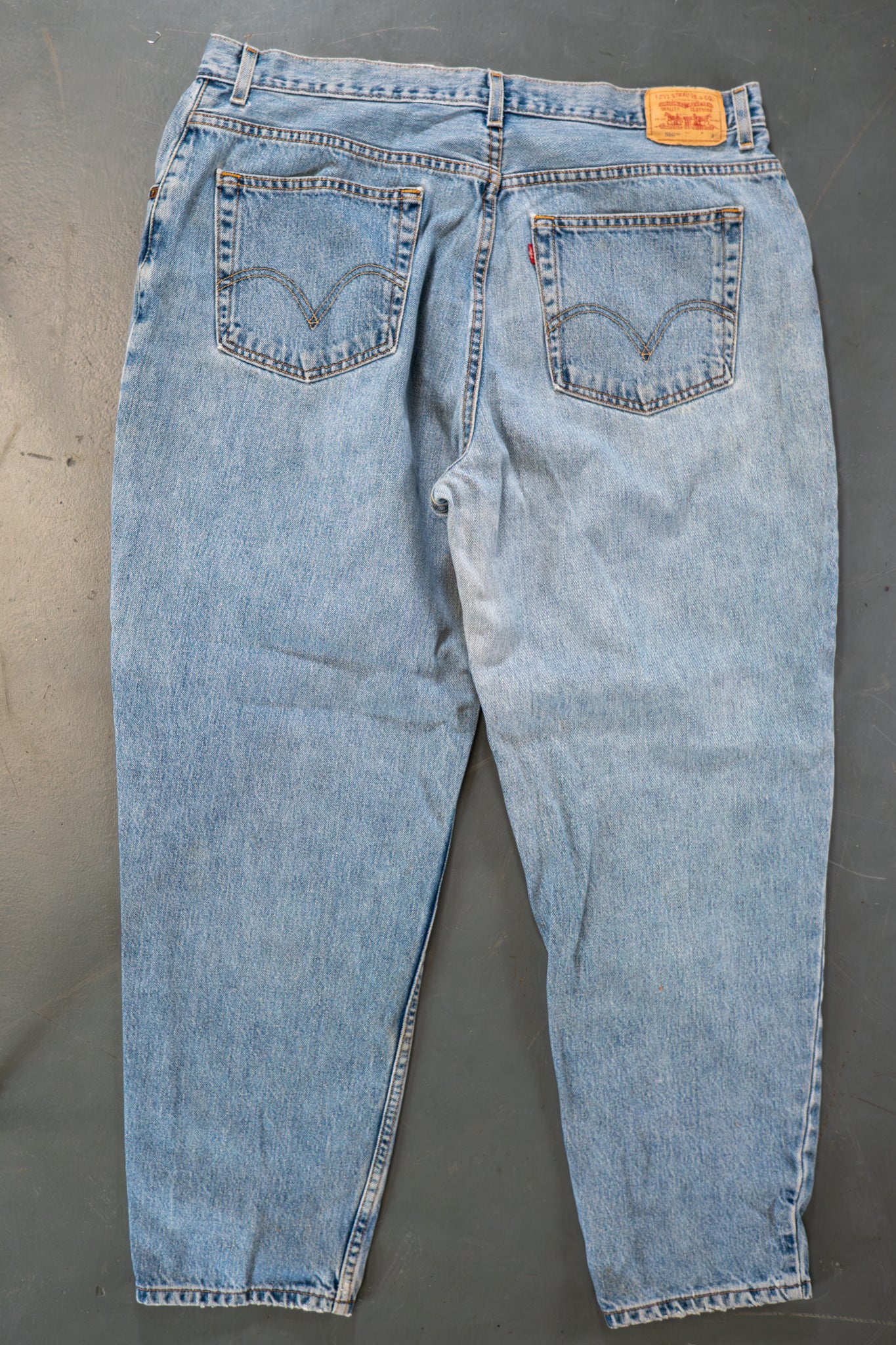 Ladies Levi's High Waisted 550s Tapered Leg Denim Jeans – 90s Y2K -W37, L29