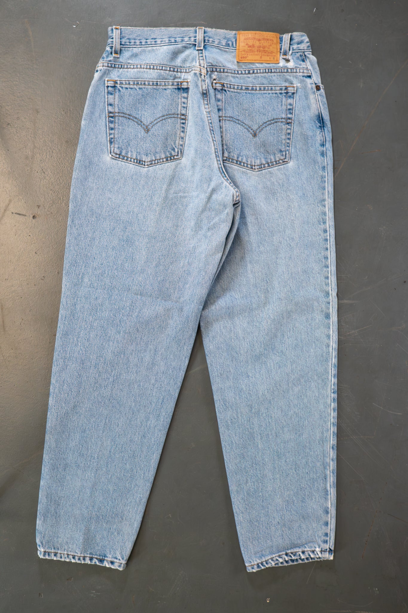 Ladies Levi's High Waisted 550s Tapered Leg Denim Jeans – 90s Y2K -W30, L28