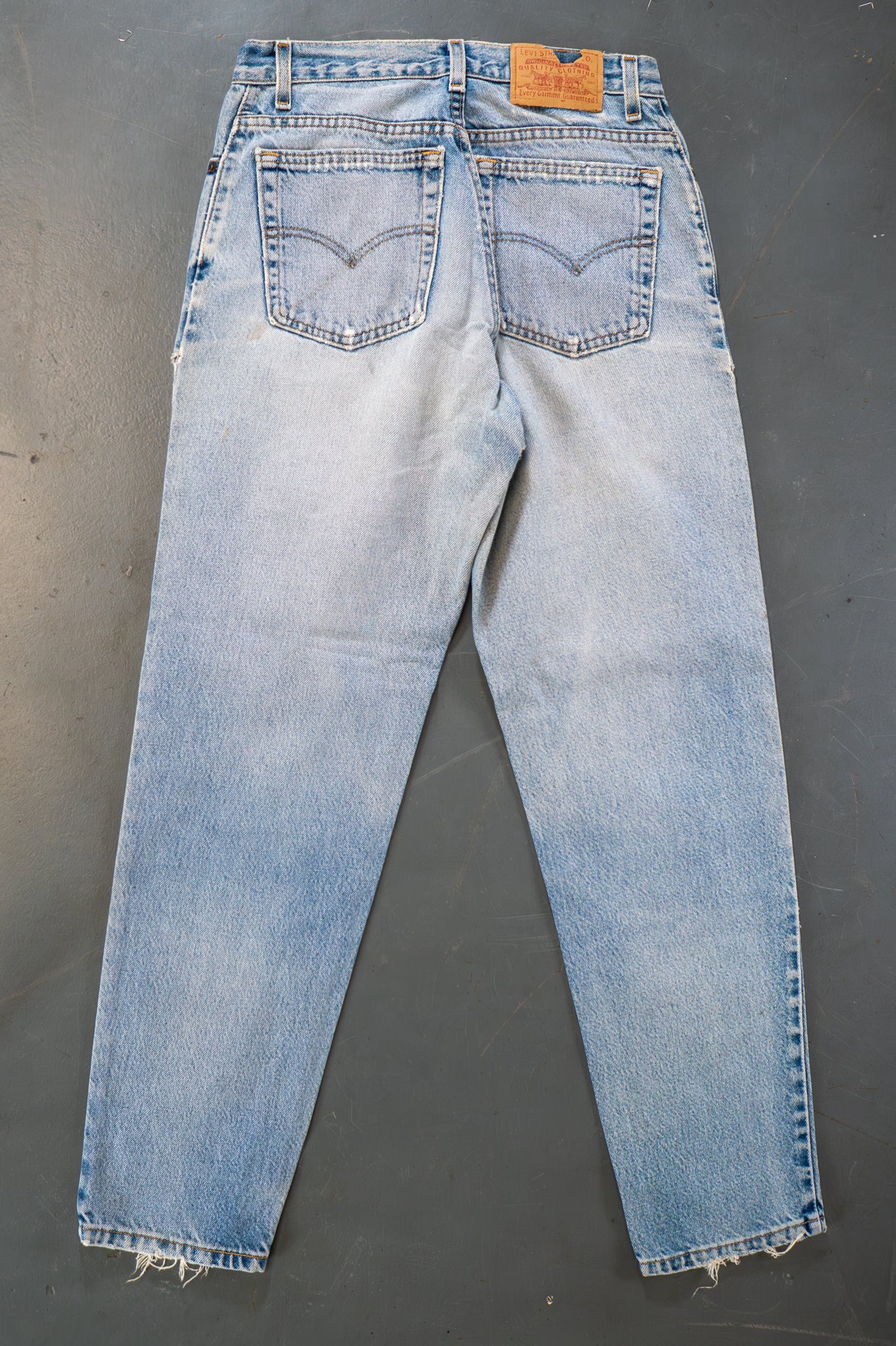 Ladies Levi's High Waisted 550s Tapered Leg Denim Jeans – 90s Y2K -W28, L30