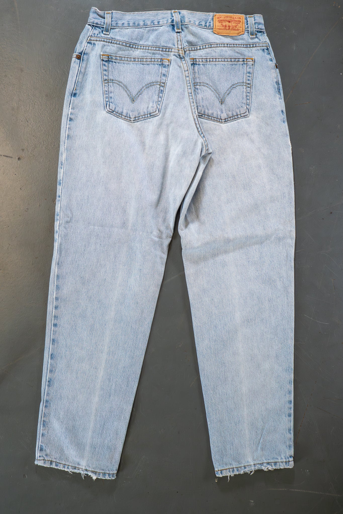 Ladies Levi's High Waisted 550s Tapered Leg Denim Jeans – 90s Y2K -W30, L30