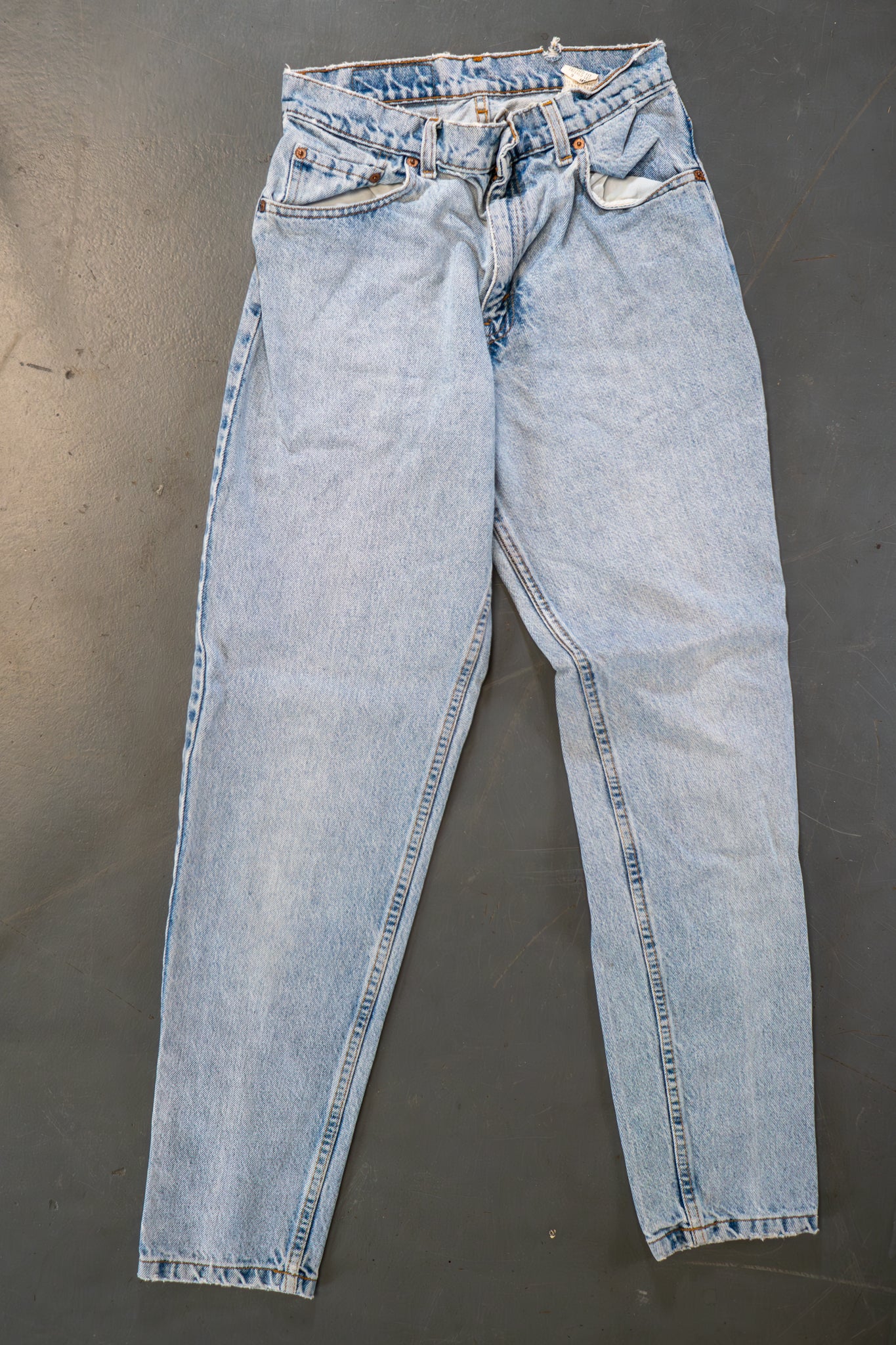 Ladies Levi's High Waisted 550s Tapered Leg Denim Jeans – 90s Y2K -W26, L30