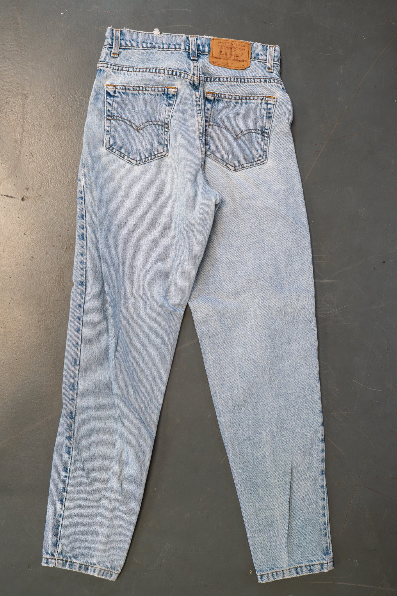 Ladies Levi's High Waisted 550s Tapered Leg Denim Jeans – 90s Y2K -W26, L30