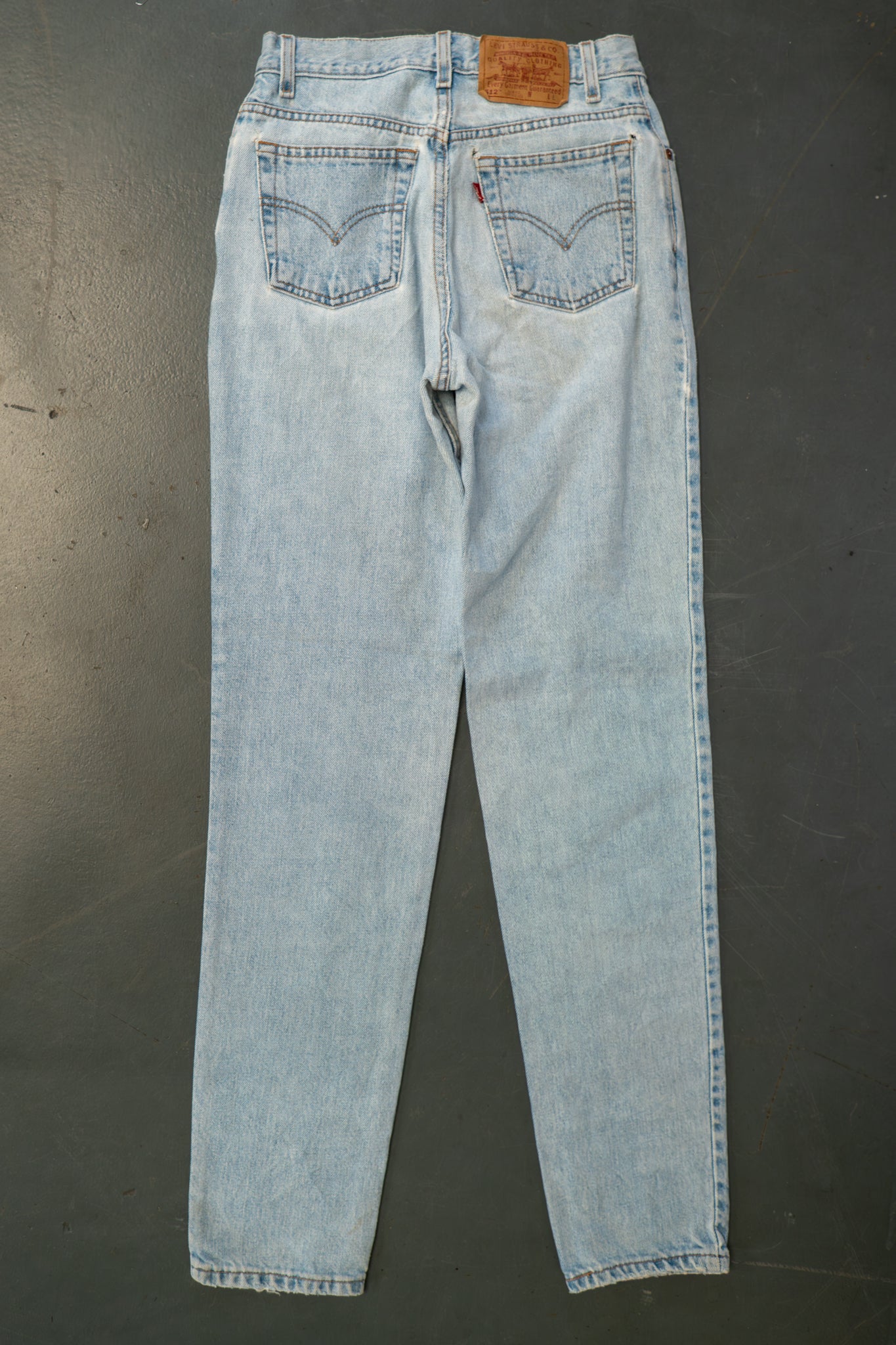 Ladies Levi's High Waisted 512s Tapered Leg Denim Jeans – 90s Y2K -W26, L31