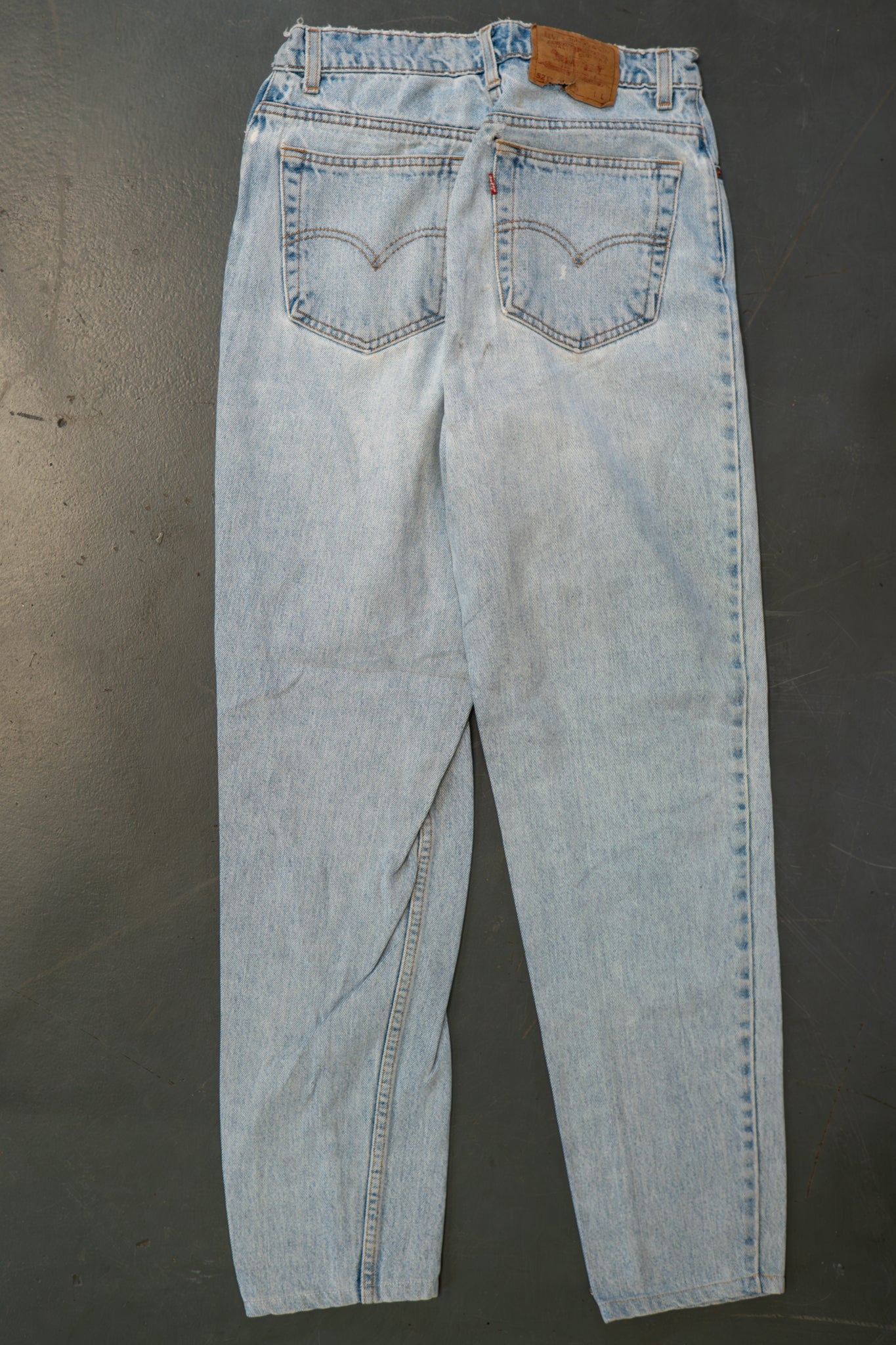 Ladies Levi's High Waisted 521s Tapered Leg Denim Jeans – 90s Y2K -W28, L29