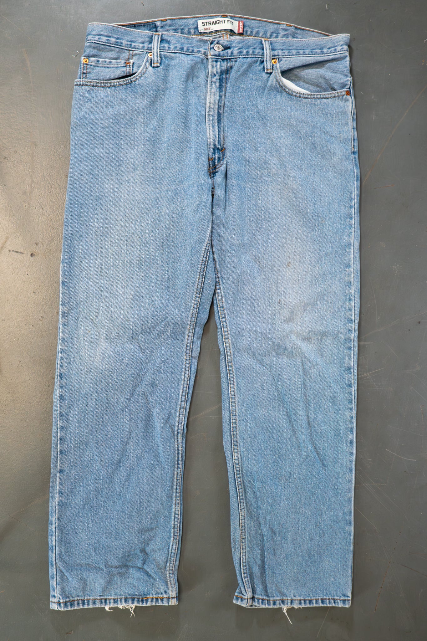 Levi's Vintage 505 Regular Fit Denim Jeans – 90s Y2K - W37, L29