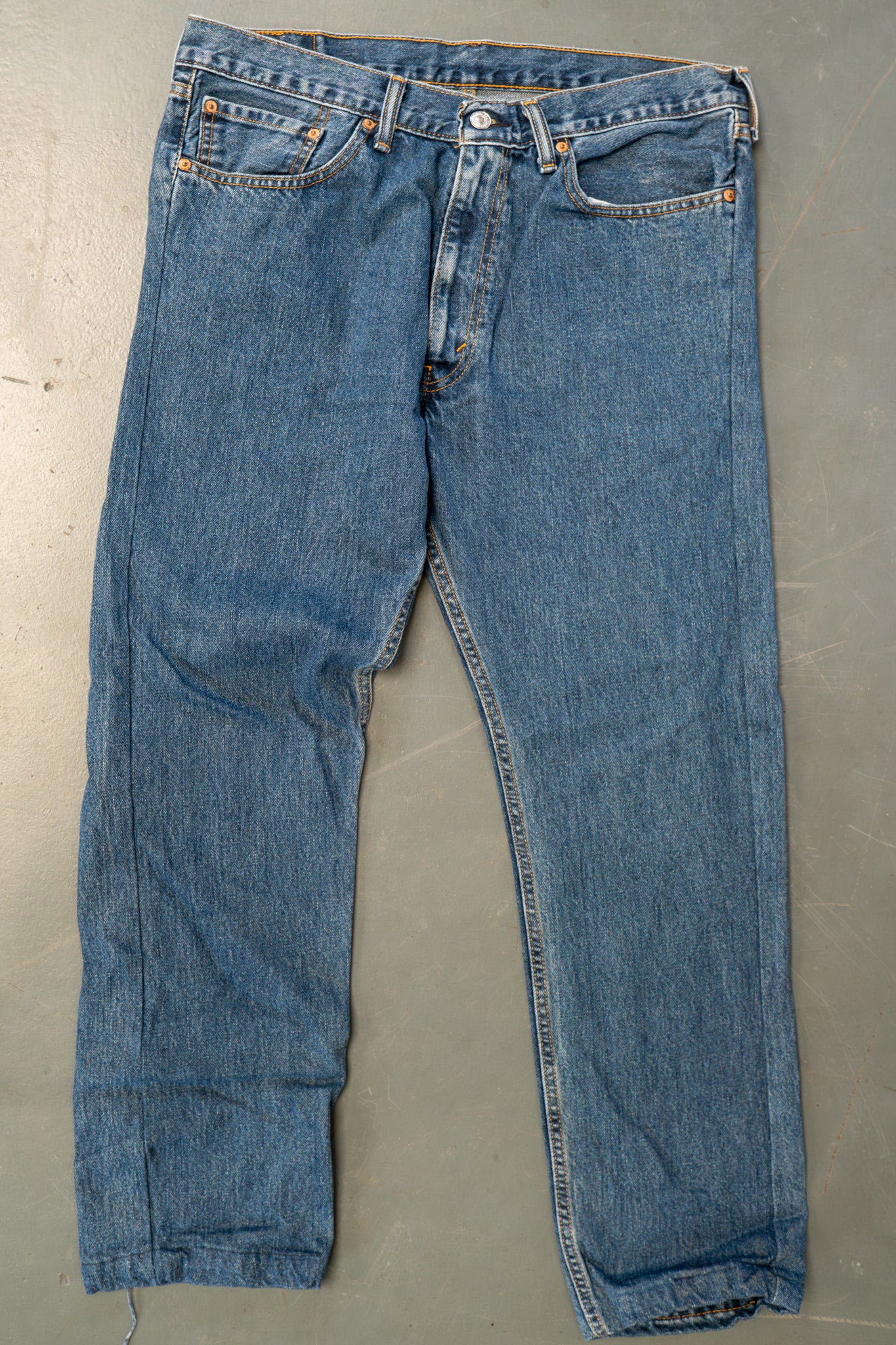 Levi's Vintage 505 Regular Fit Denim Jeans – 90s Y2K - W35, L27