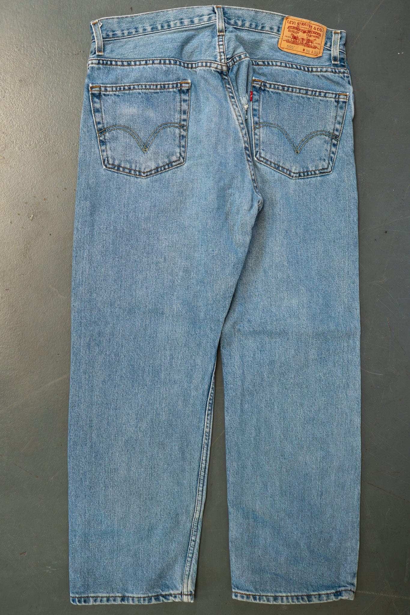 Levi's Vintage 505 Regular Fit Denim Jeans – 90s Y2K - W35, L28