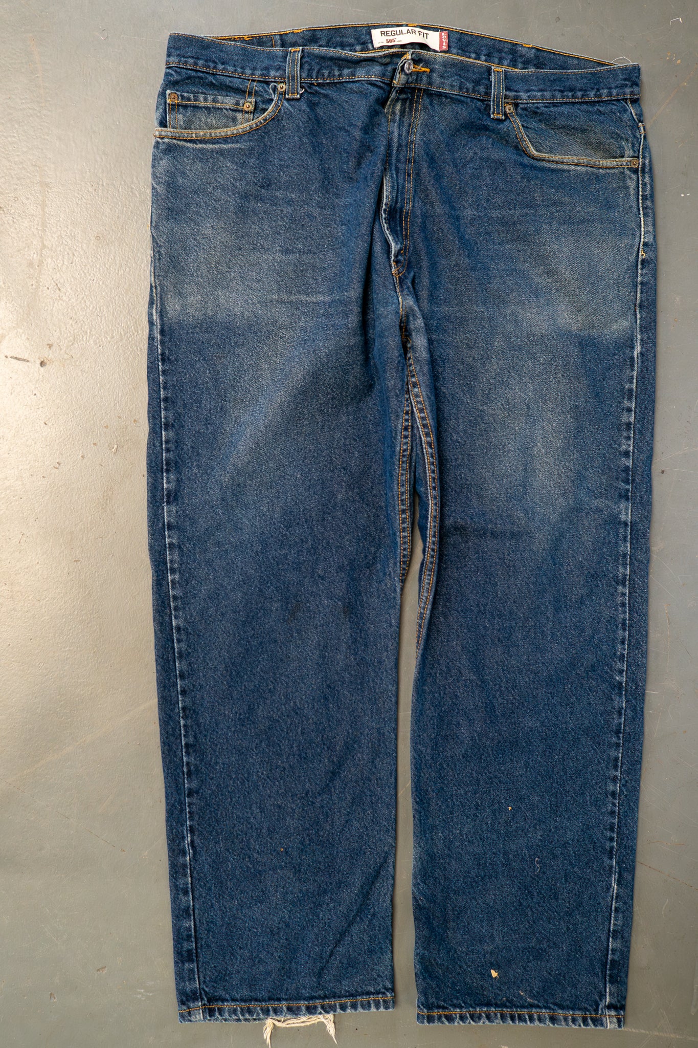 Levi's Vintage 505 Regular Fit Denim Jeans – 90s Y2K - W42, L30