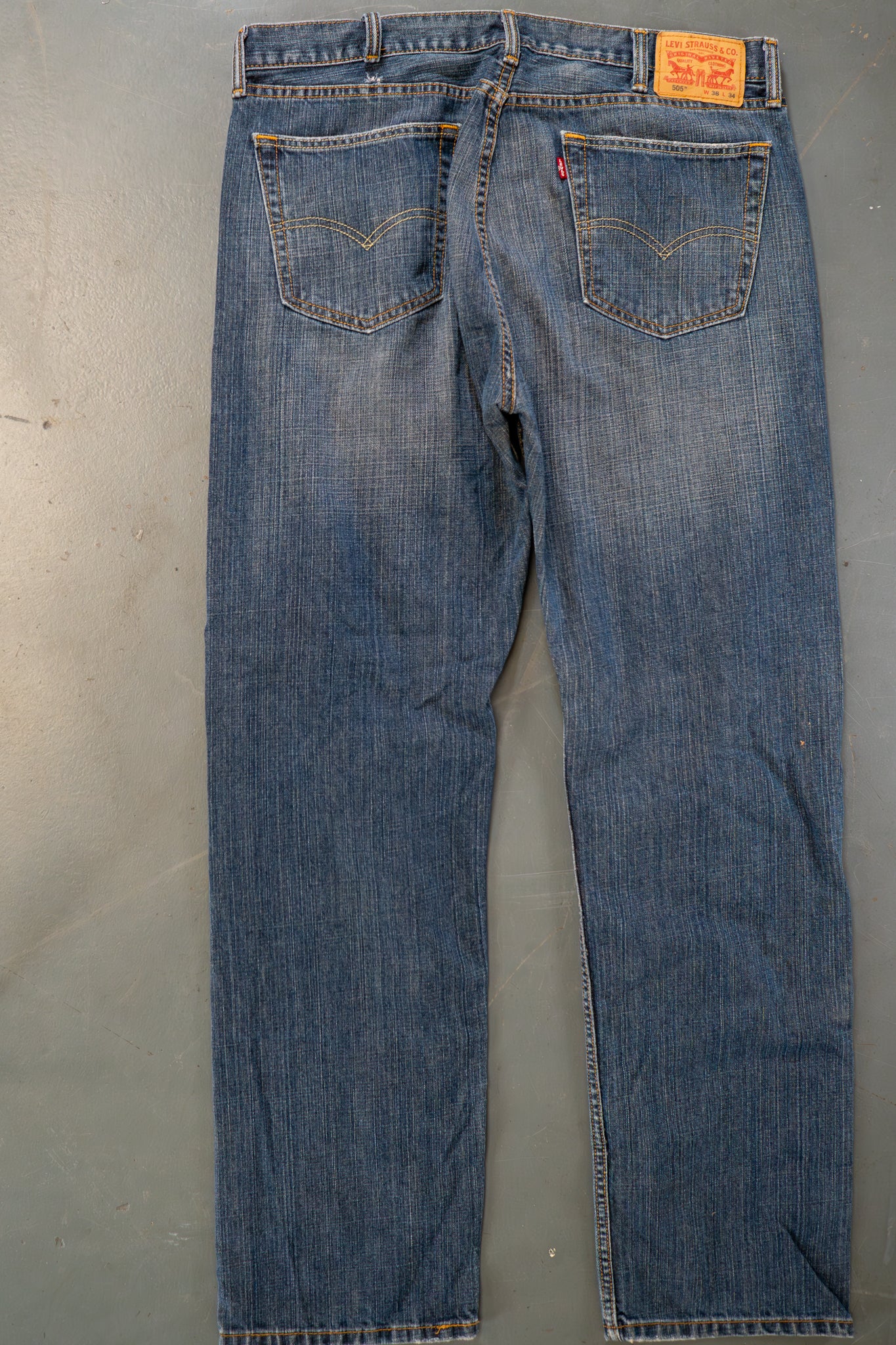 Levi's Vintage 505 Regular Fit Denim Jeans – 90s Y2K - W38, L29