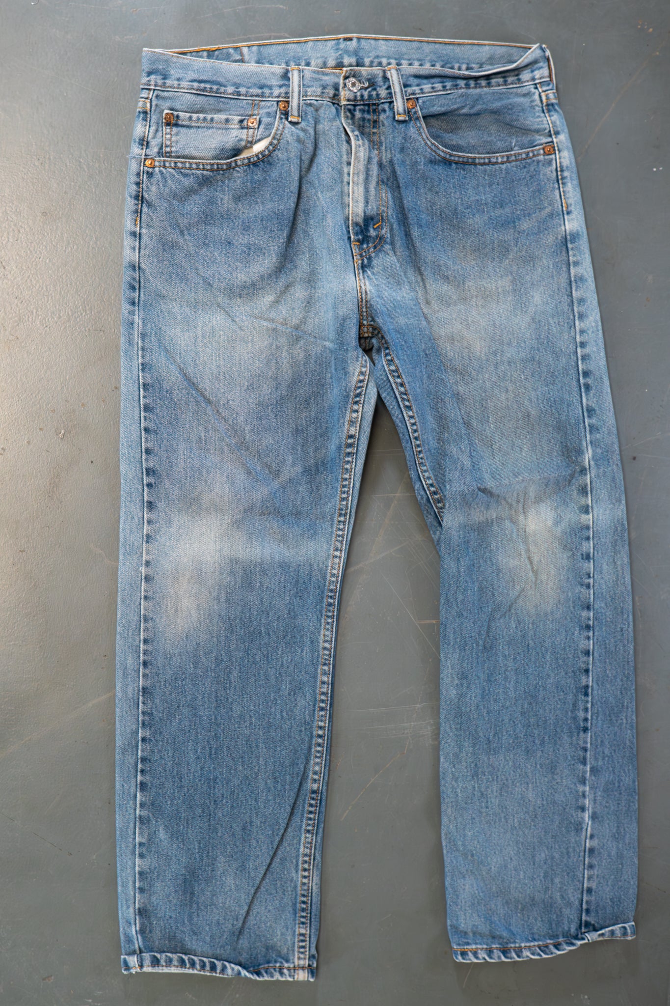 Levi's Vintage 505 Regular Fit Denim Jeans – 90s Y2K - W35, L28
