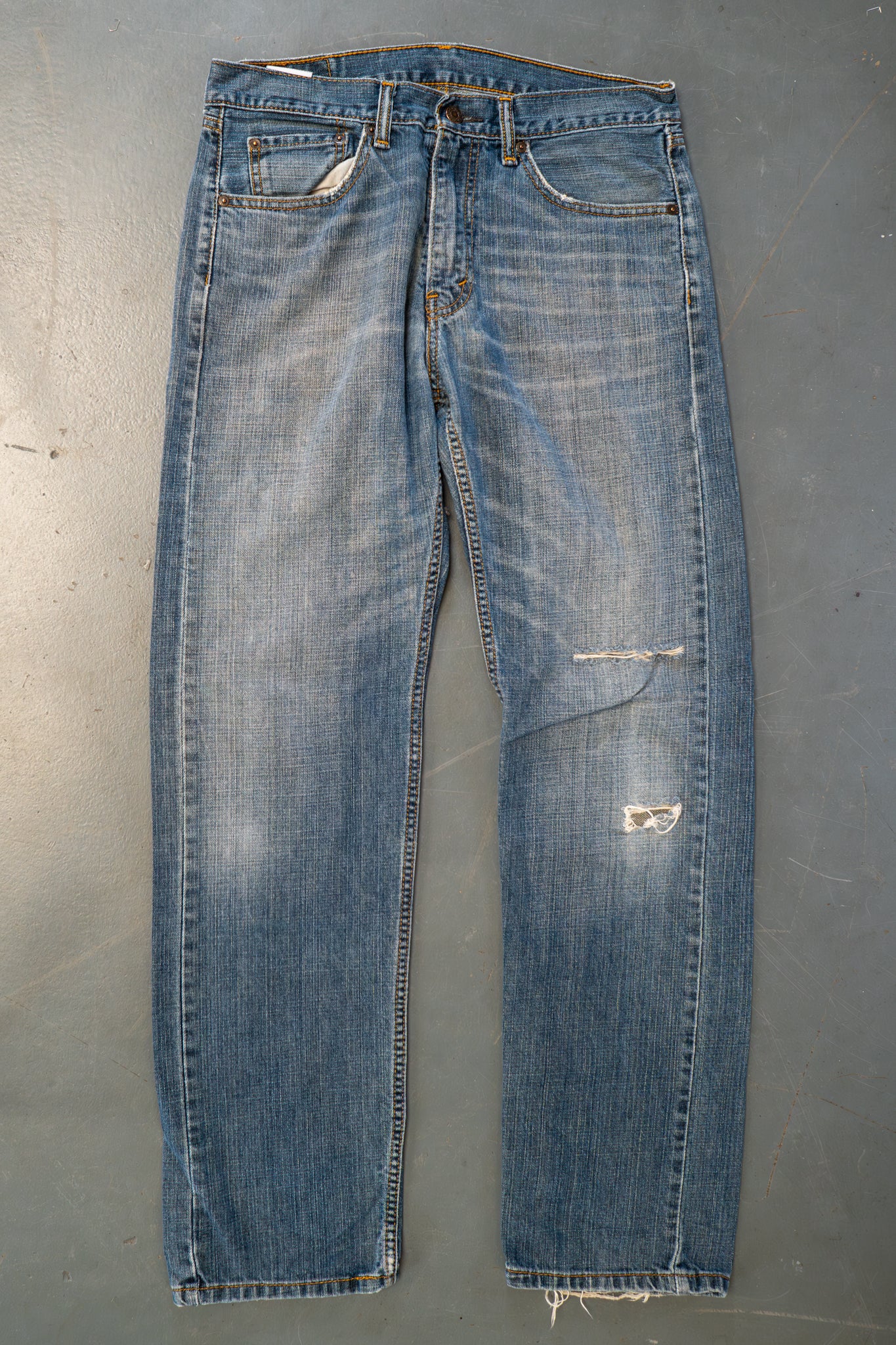 Levi's Vintage 505 Regular Fit Denim Jeans – 90s Y2K - W32, L30