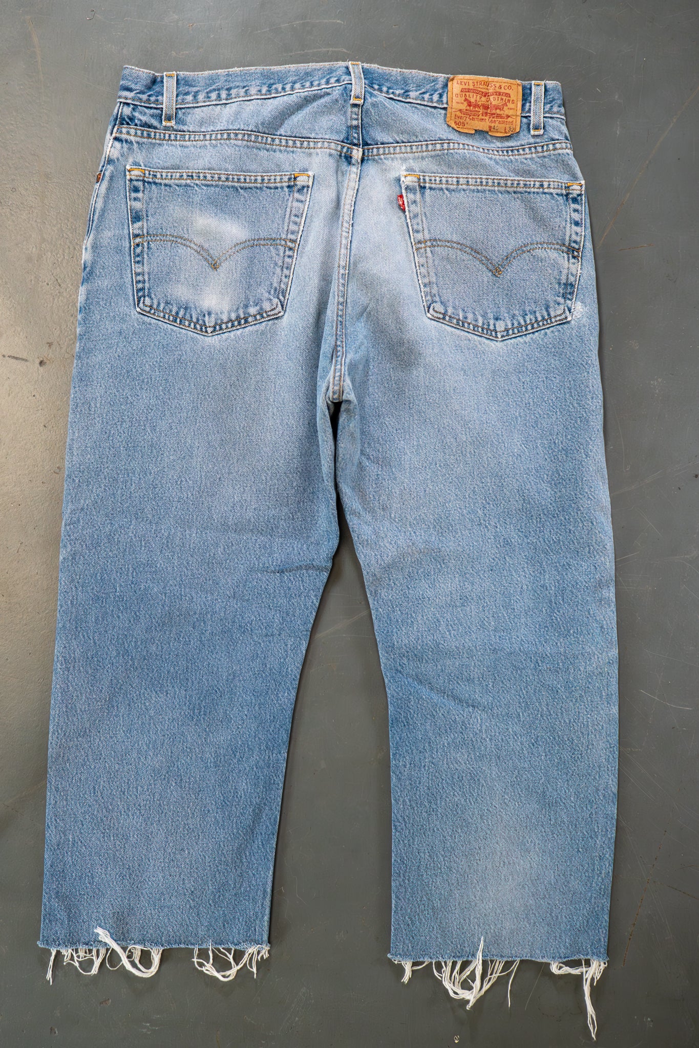 Levi's Vintage 505 Regular Fit Denim Jeans – 90s Y2K - W37, L24