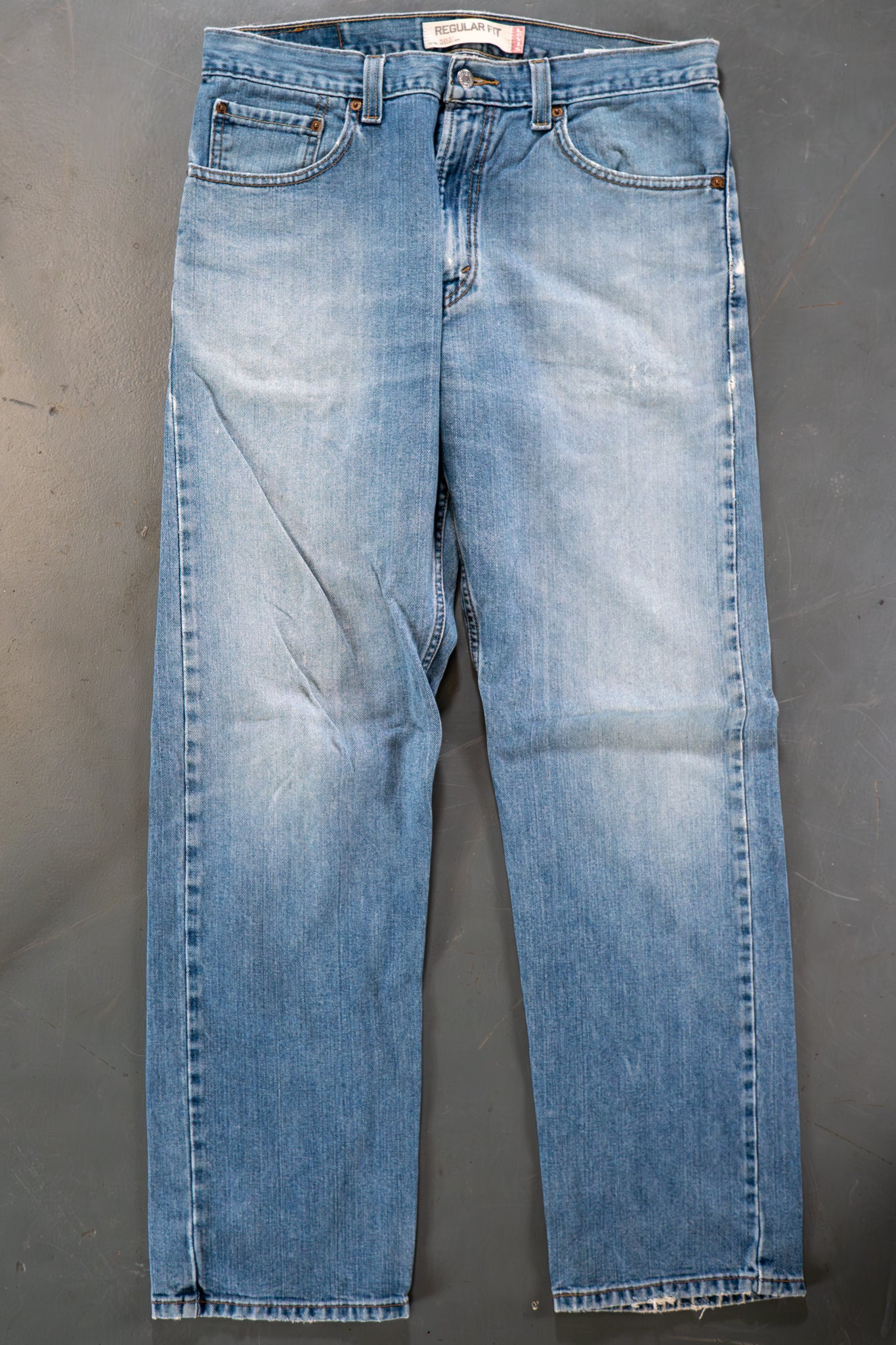 Levi's Vintage 505 Regular Fit Denim Jeans – 90s Y2K - W34, L30