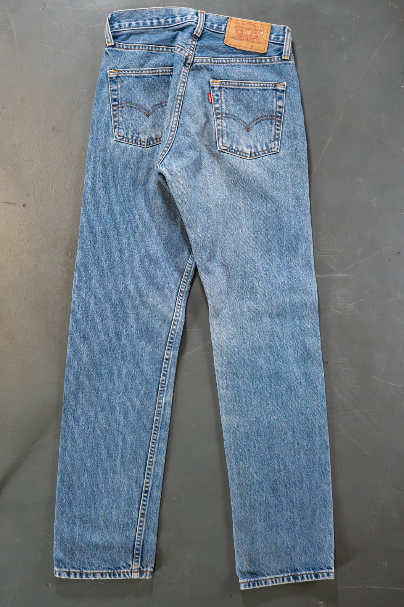 Levi's Vintage 505 Regular Fit Denim Jeans – 90s Y2K - W28, L31